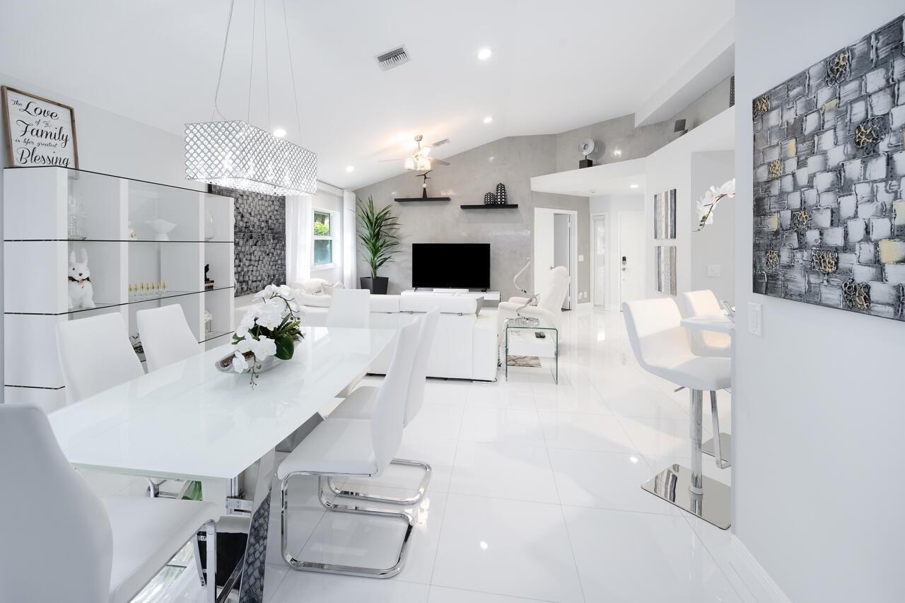 2081 NW 52nd Street