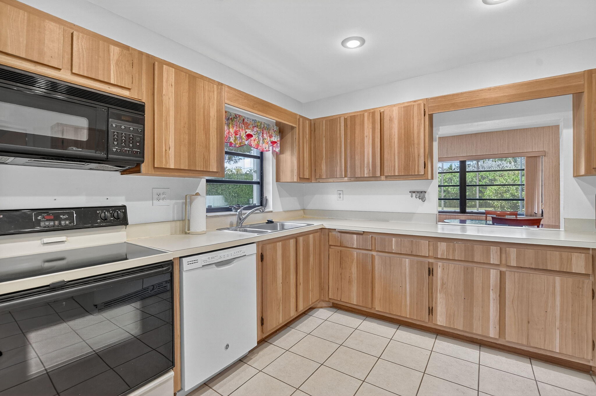 6581 Casabella Lane