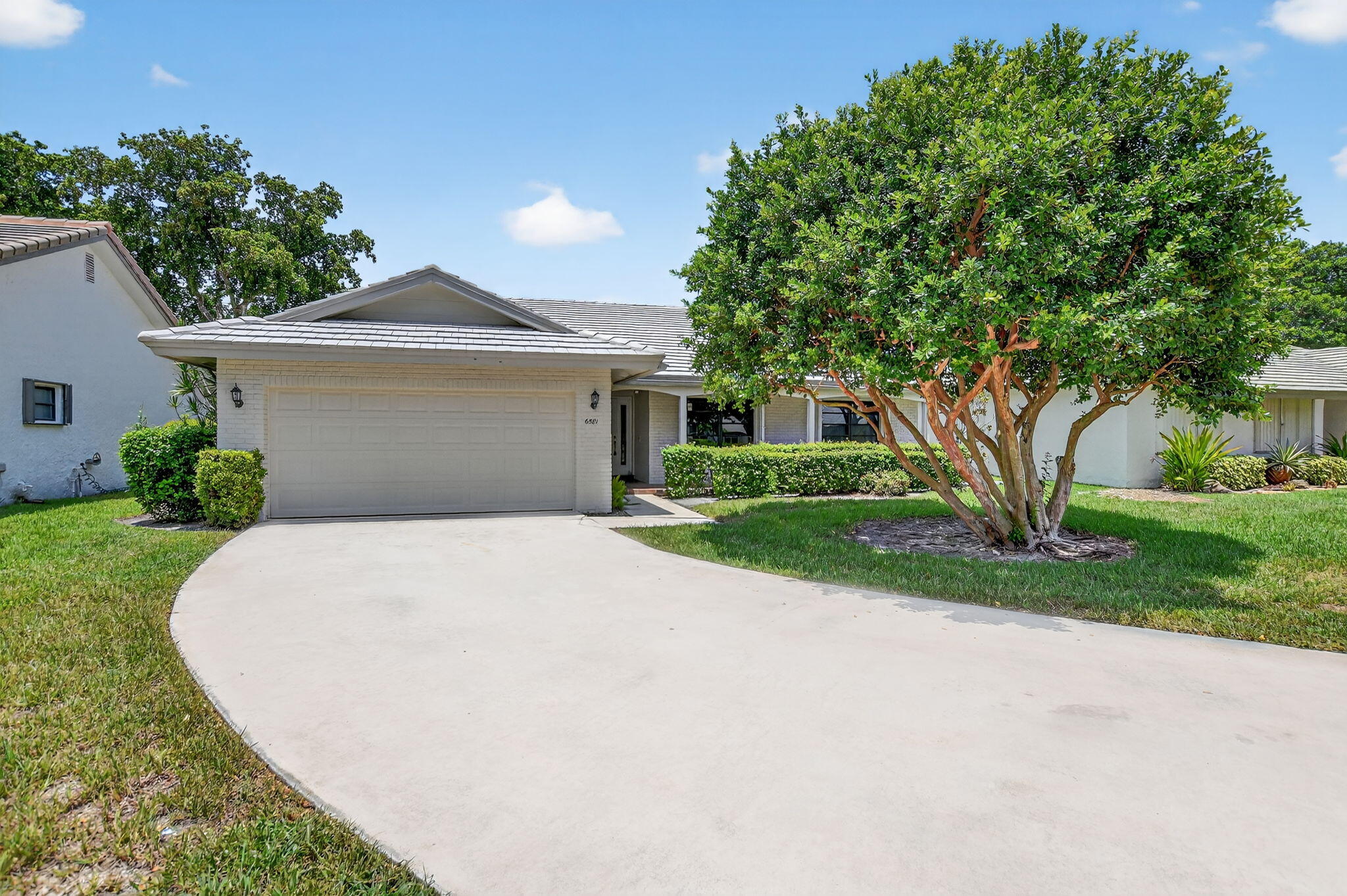6581 Casabella Lane