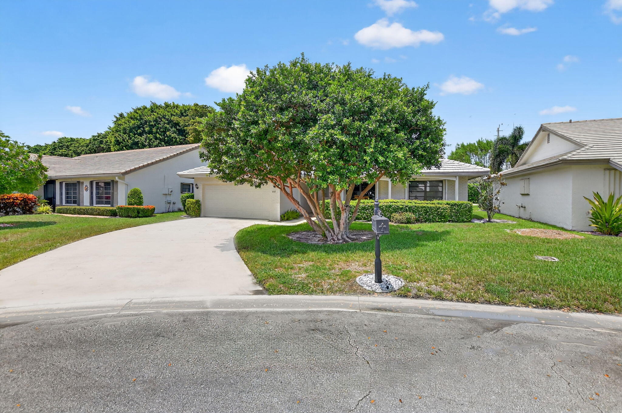 6581 Casabella Lane