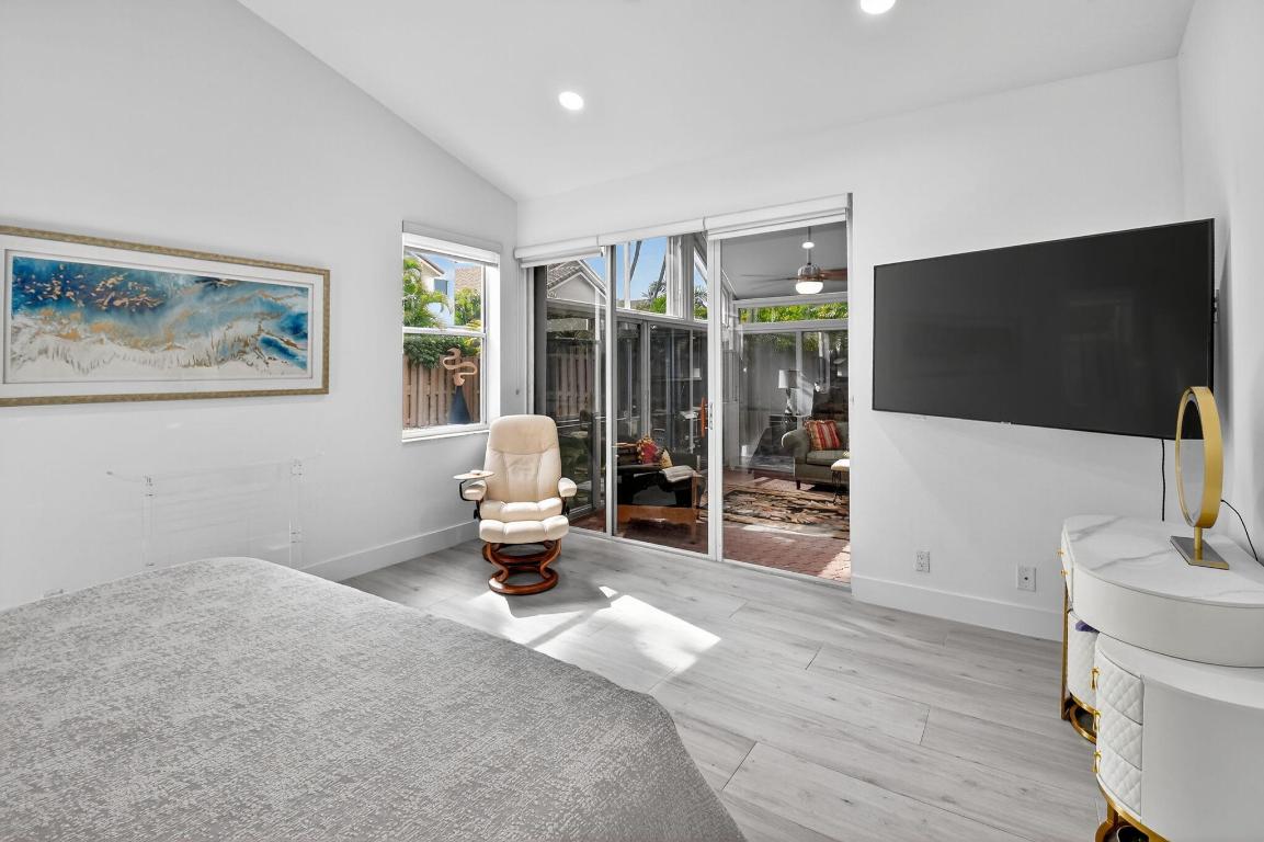 6668 NW 25th Terrace