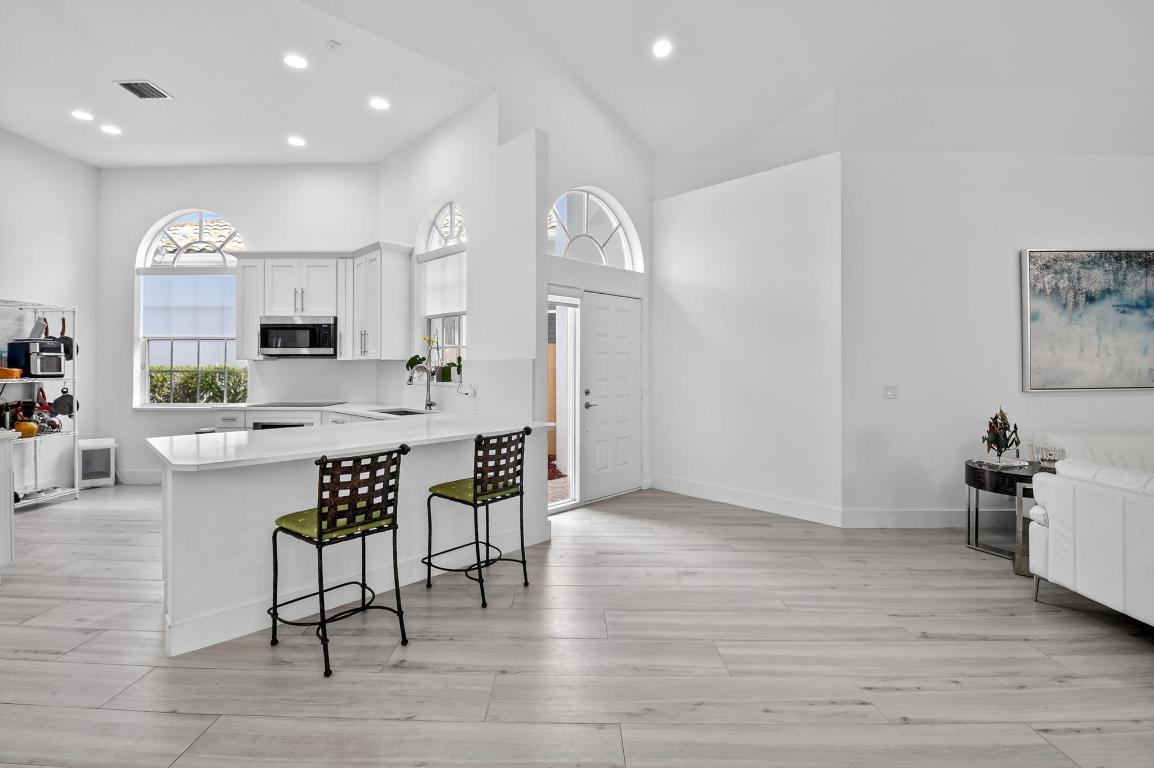 6668 NW 25th Terrace