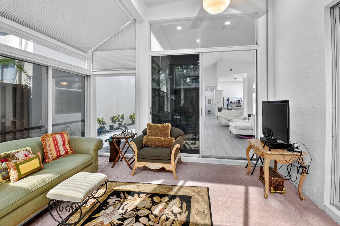 6668 NW 25th Terrace