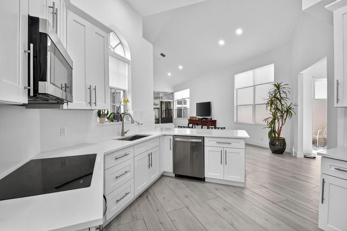 6668 NW 25th Terrace