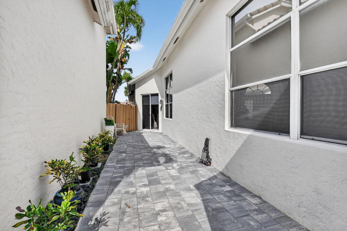 6668 NW 25th Terrace