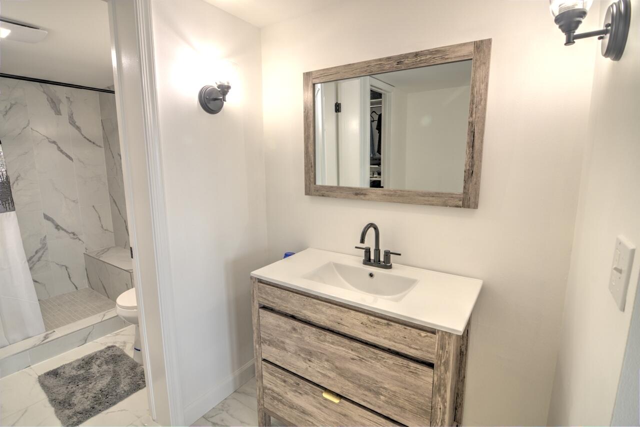 3040 Lake Shore Drive 305