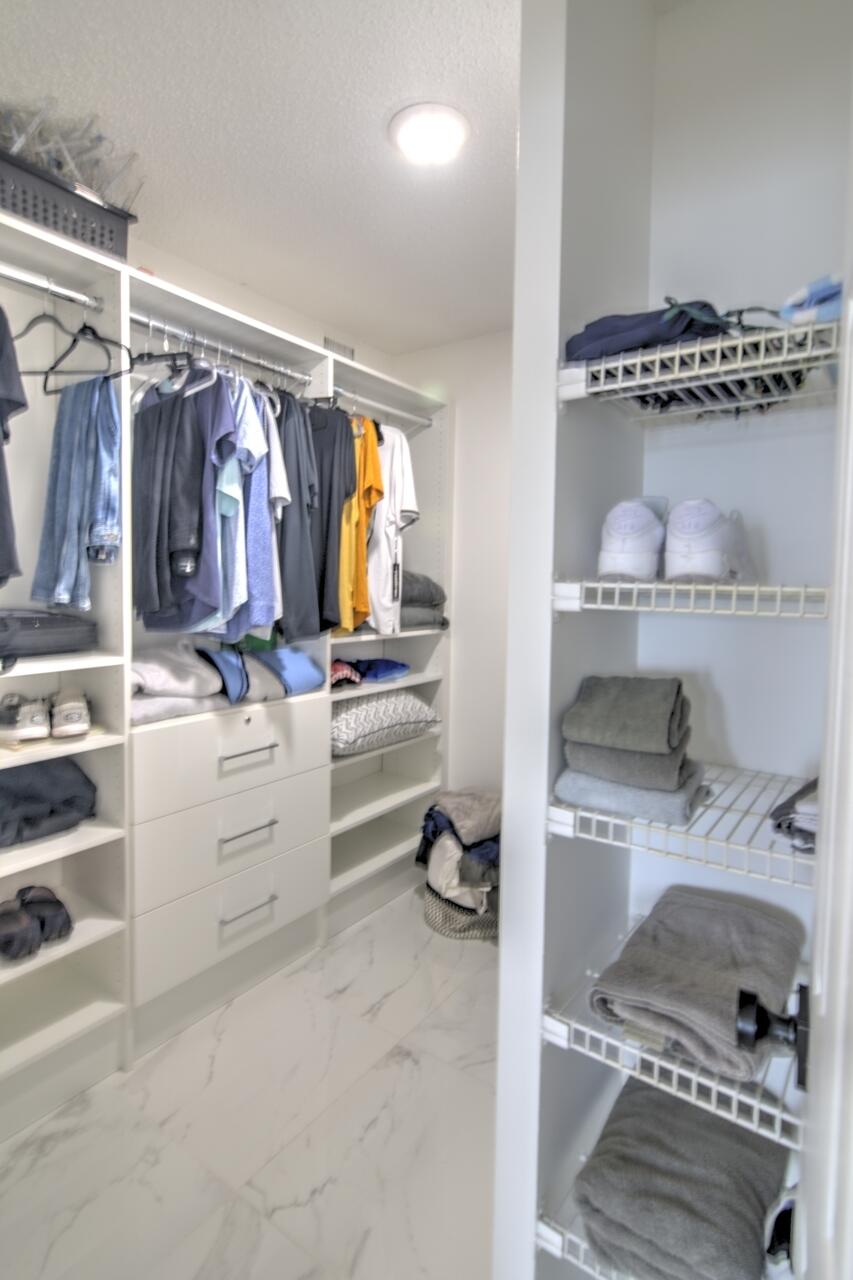 3040 Lake Shore Drive 305