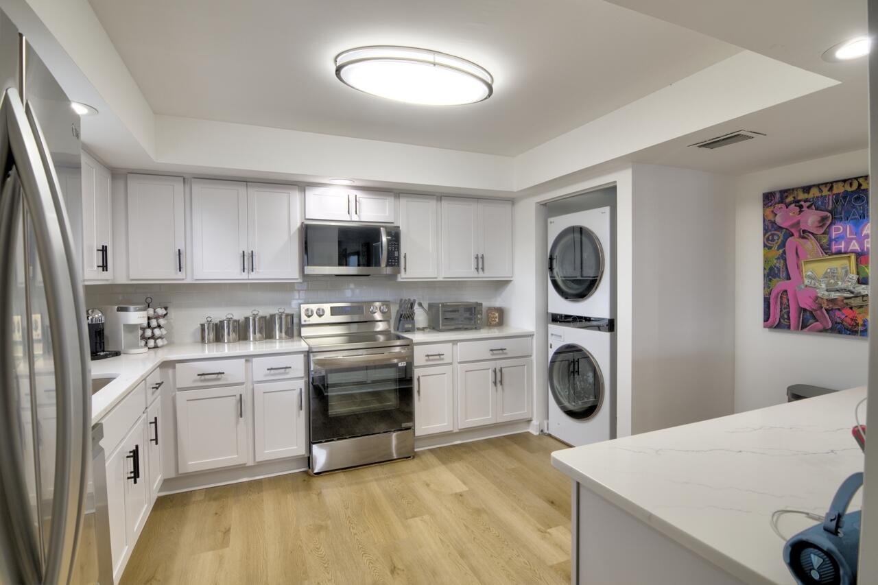 3040 Lake Shore Drive 305