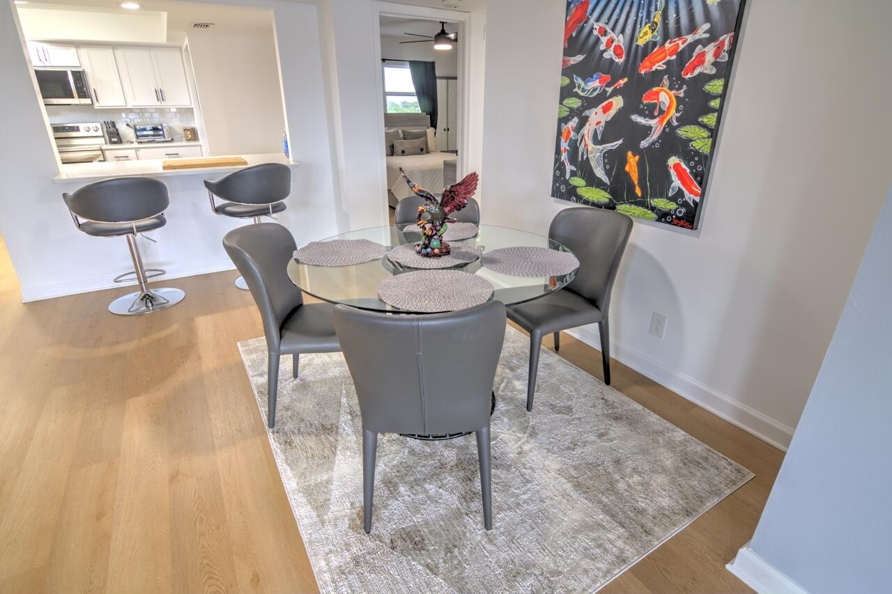 3040 Lake Shore Drive 305