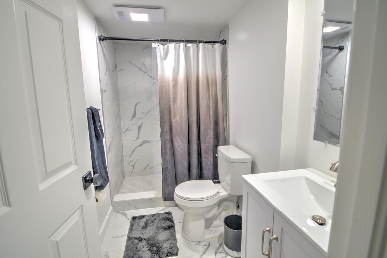 3040 Lake Shore Drive 305