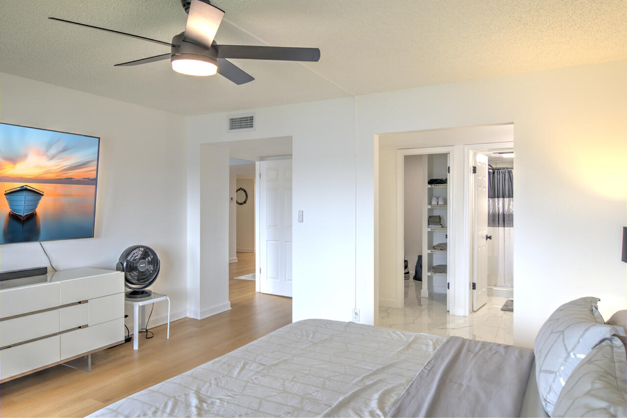3040 Lake Shore Drive 305
