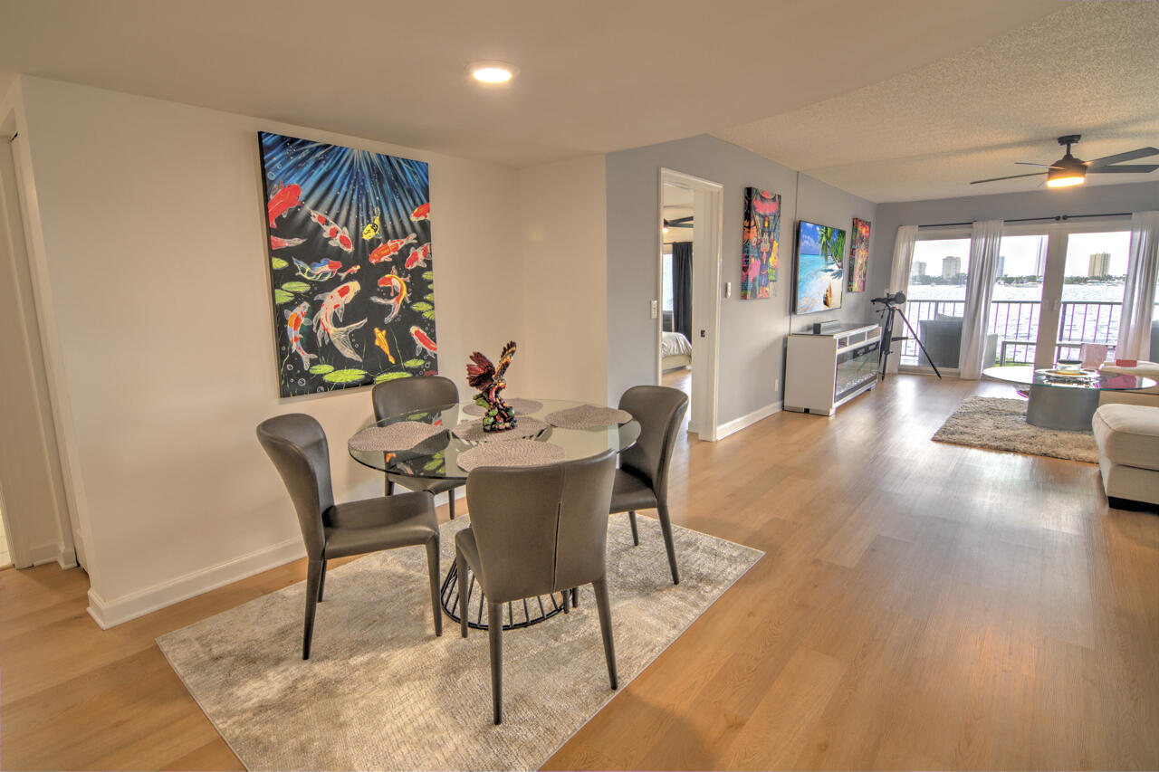 3040 Lake Shore Drive 305
