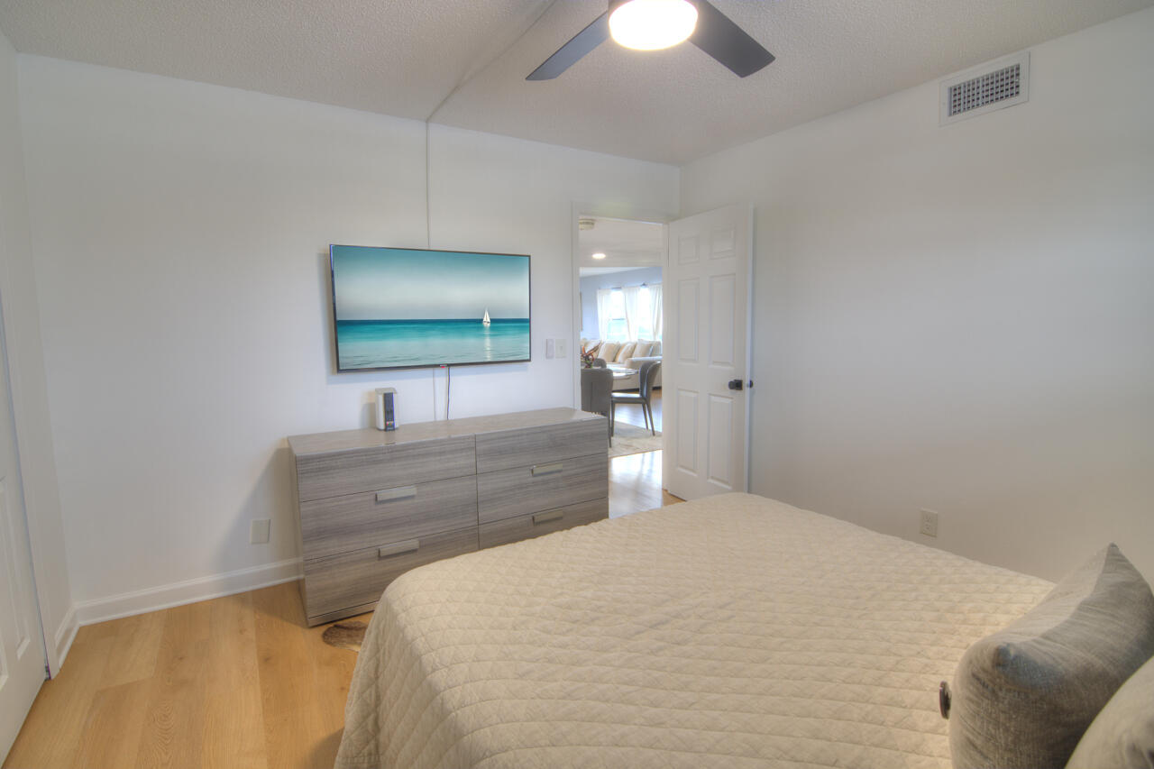 3040 Lake Shore Drive 305