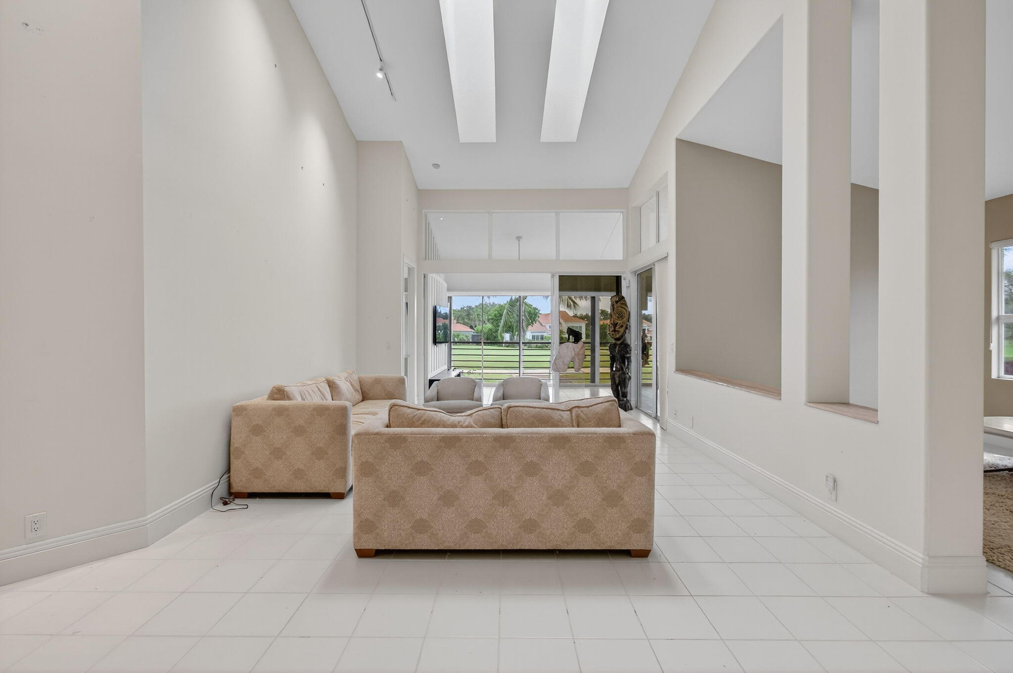 5846 NW 24th Avenue 203