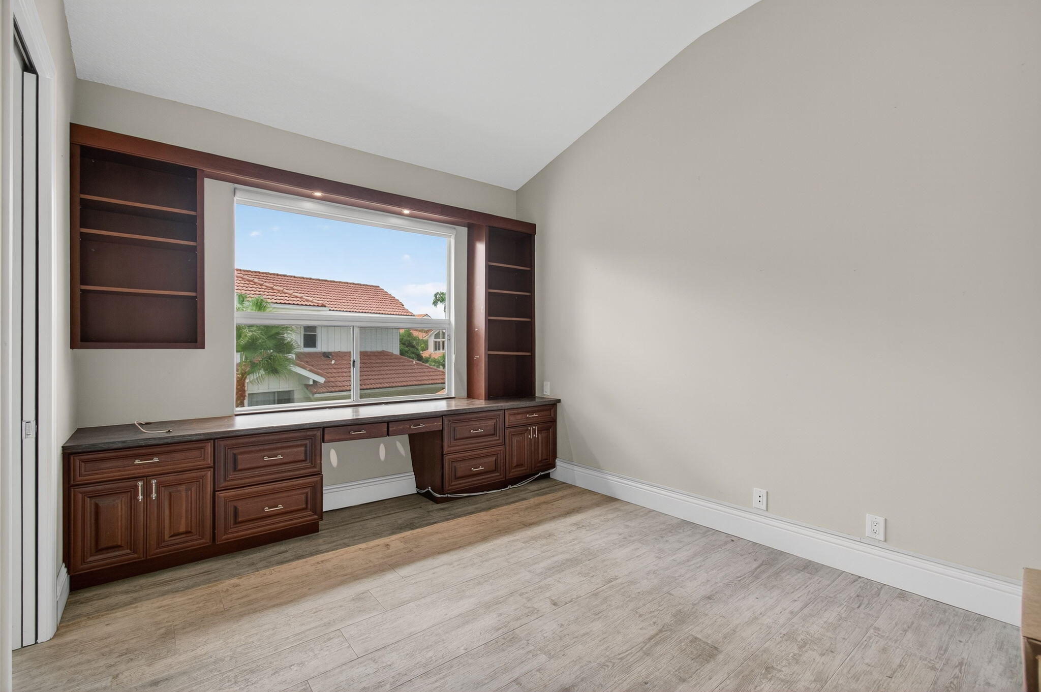 5846 NW 24th Avenue 203