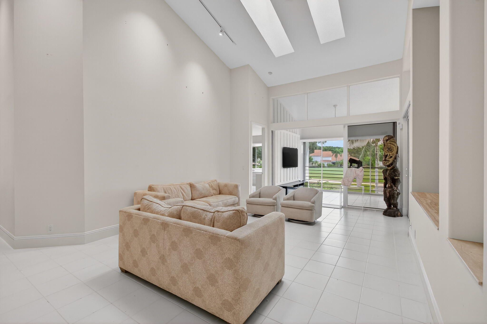 5846 NW 24th Avenue 203