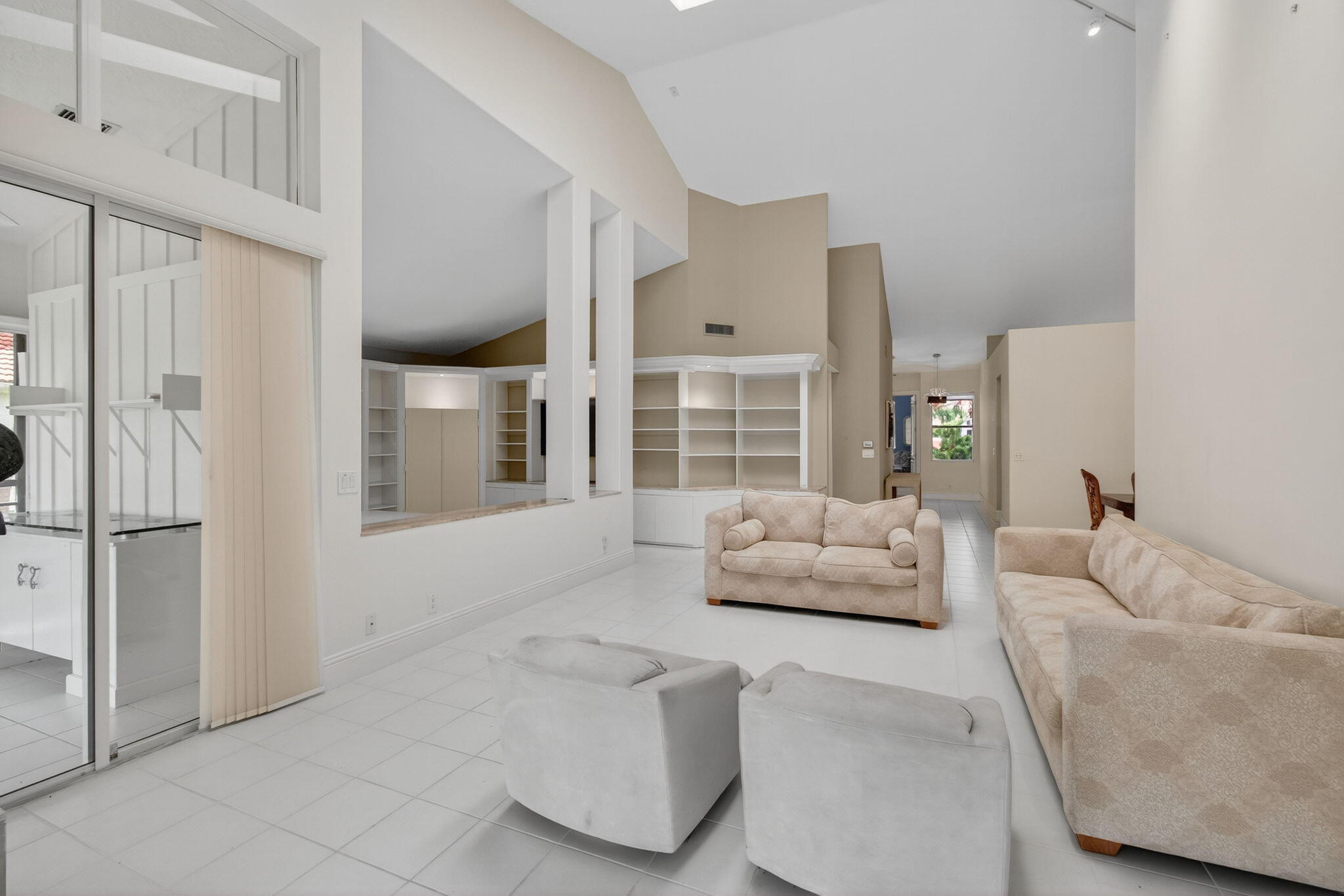 5846 NW 24th Avenue 203