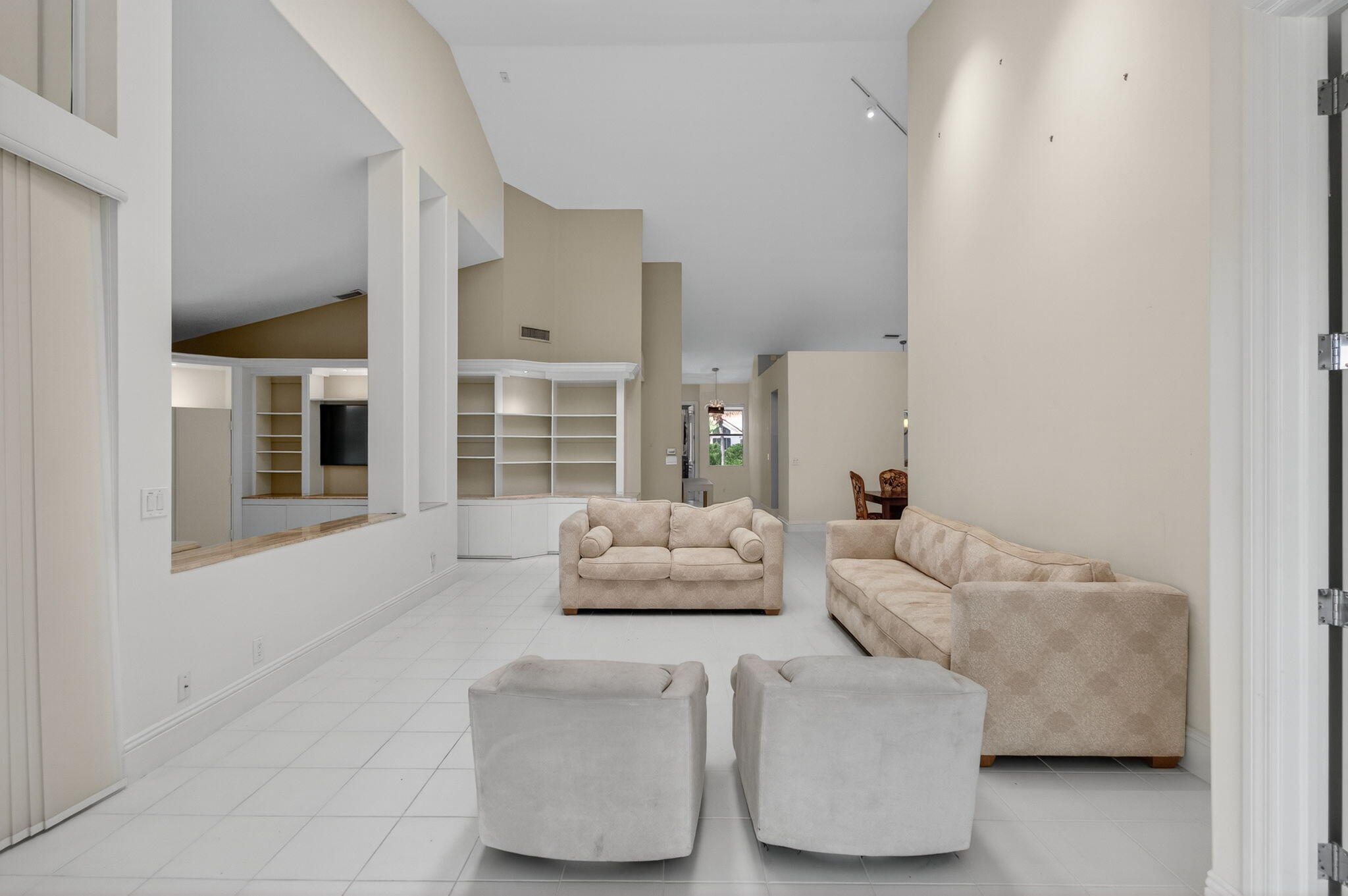 5846 NW 24th Avenue 203