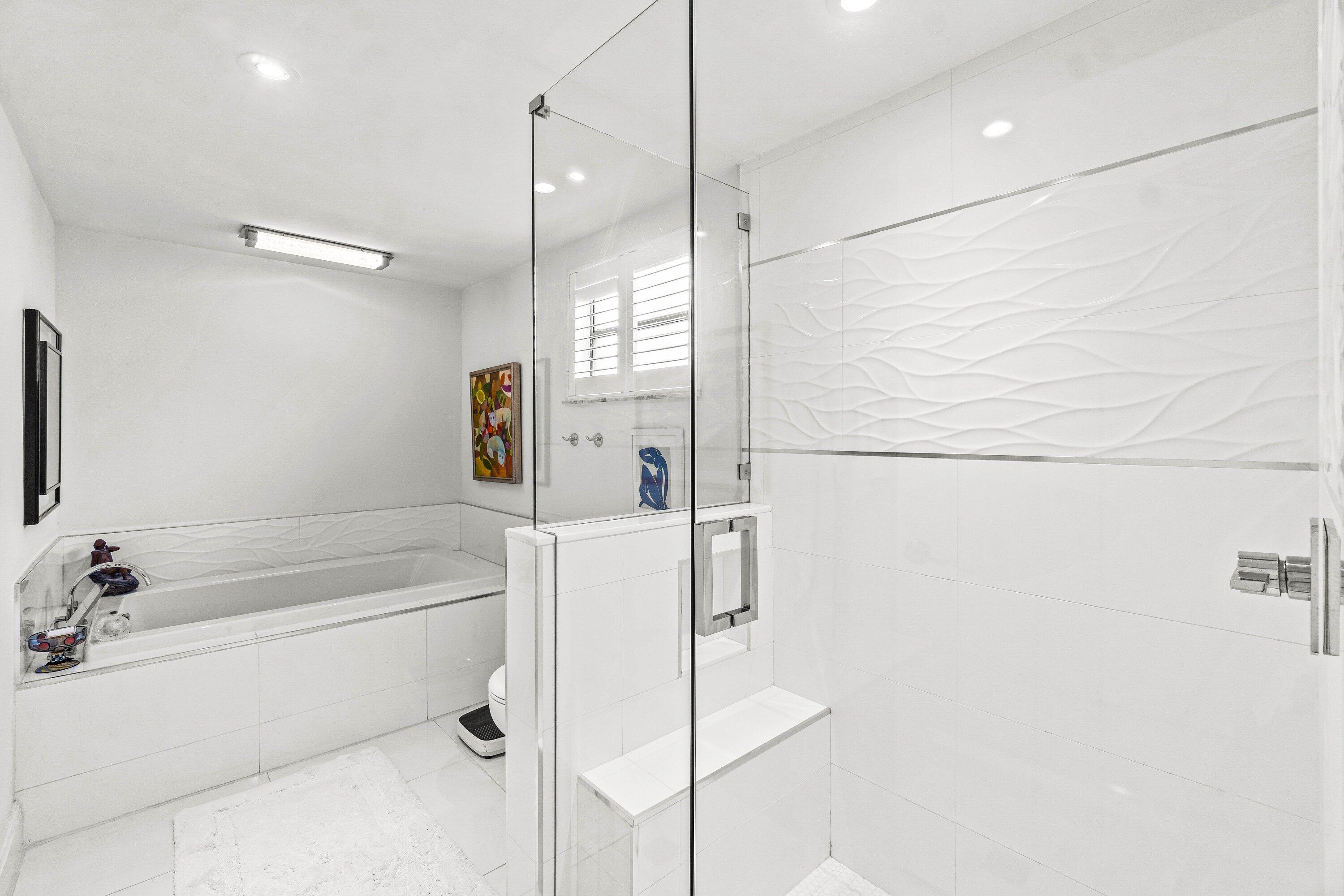 21693 Arriba Real 24-B