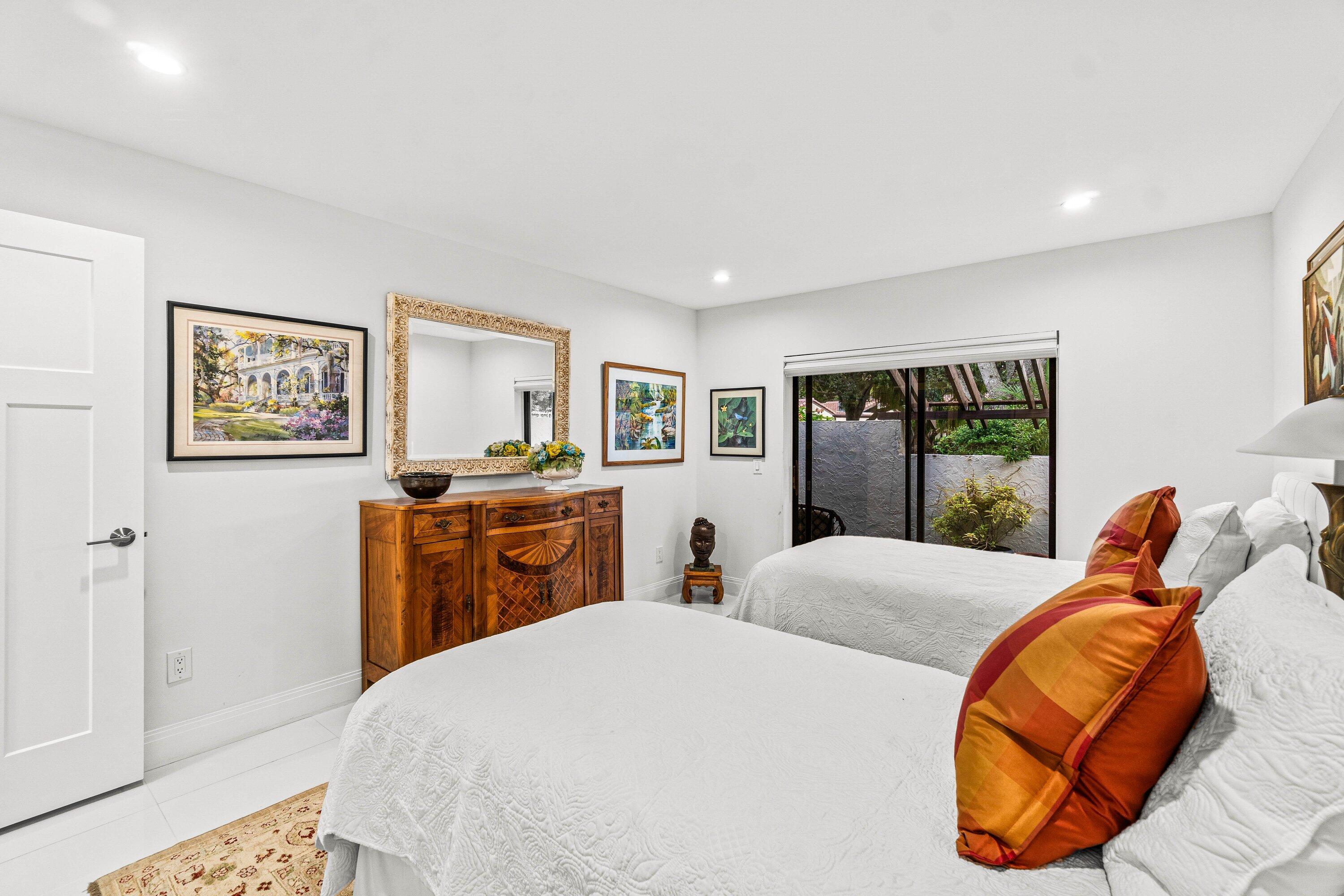 21693 Arriba Real 24-B