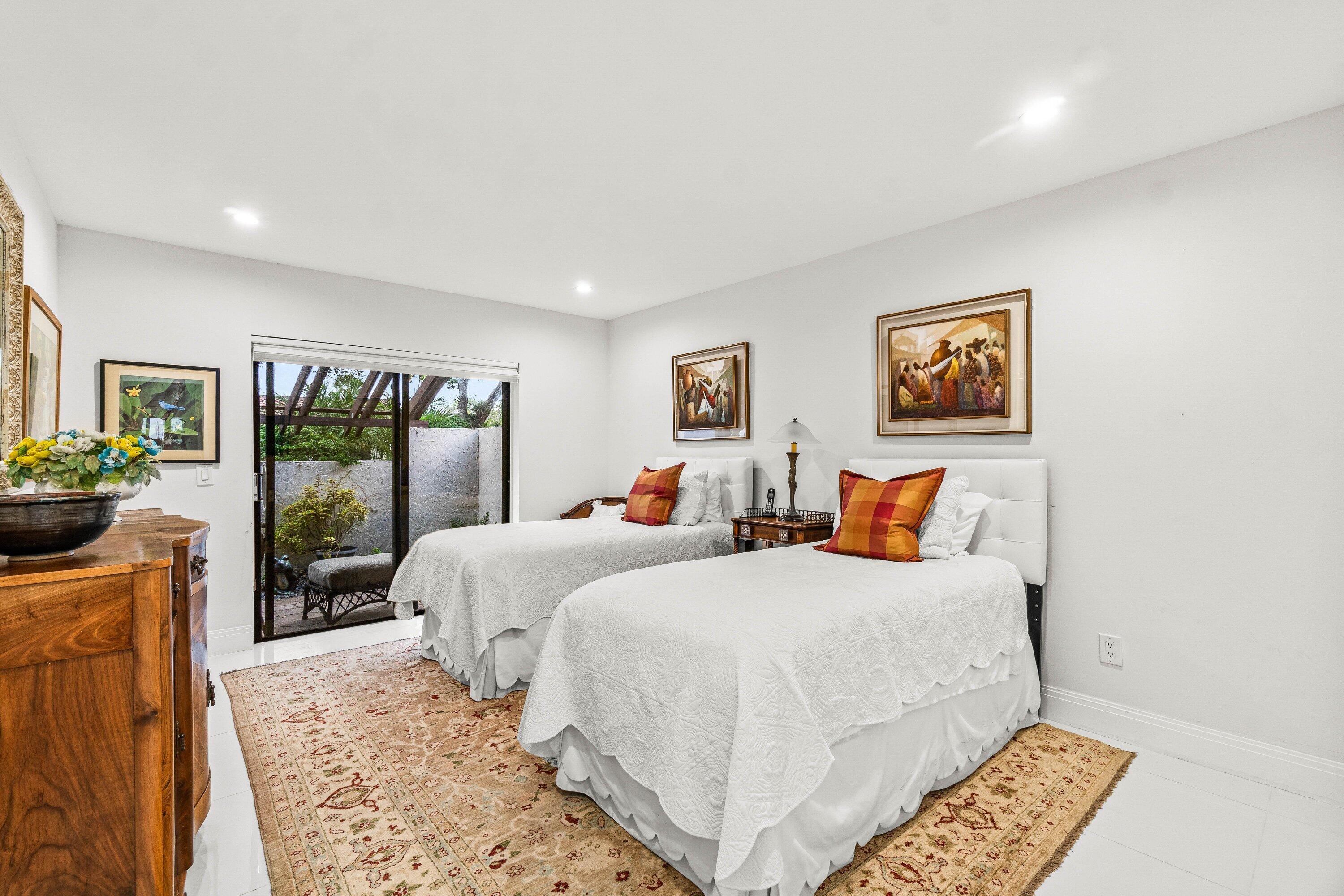 21693 Arriba Real 24-B