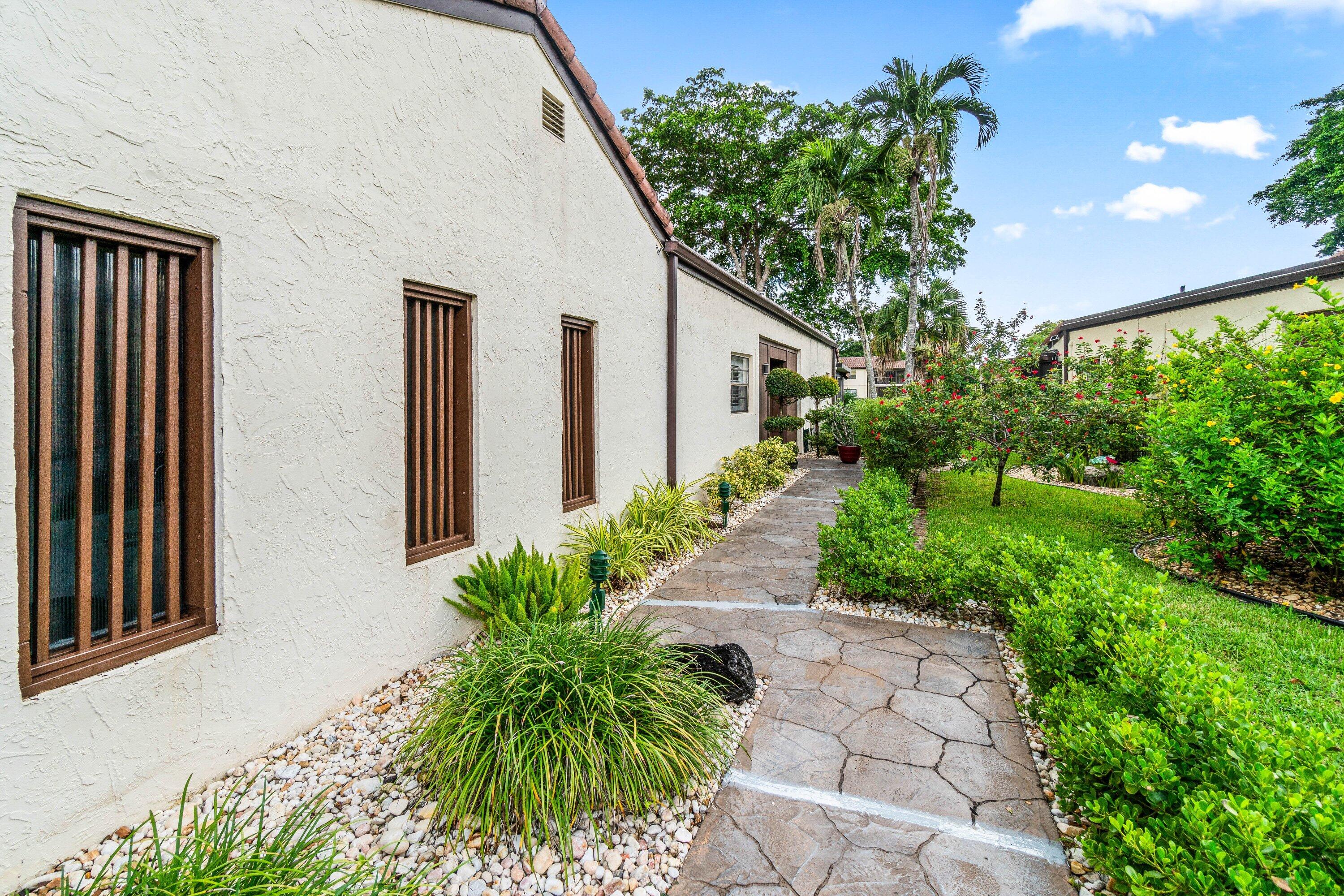 21693 Arriba Real 24-B