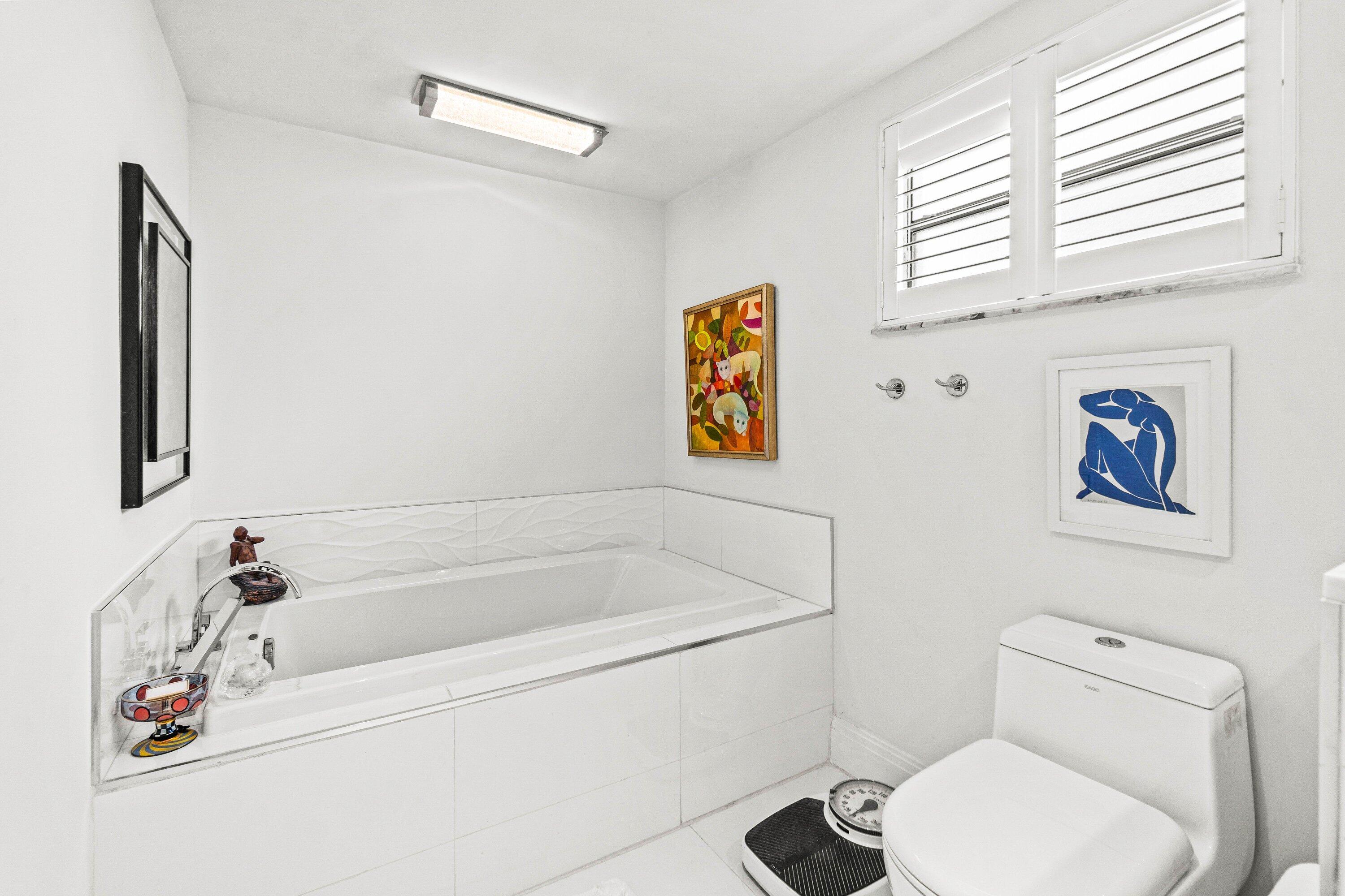 21693 Arriba Real 24-B