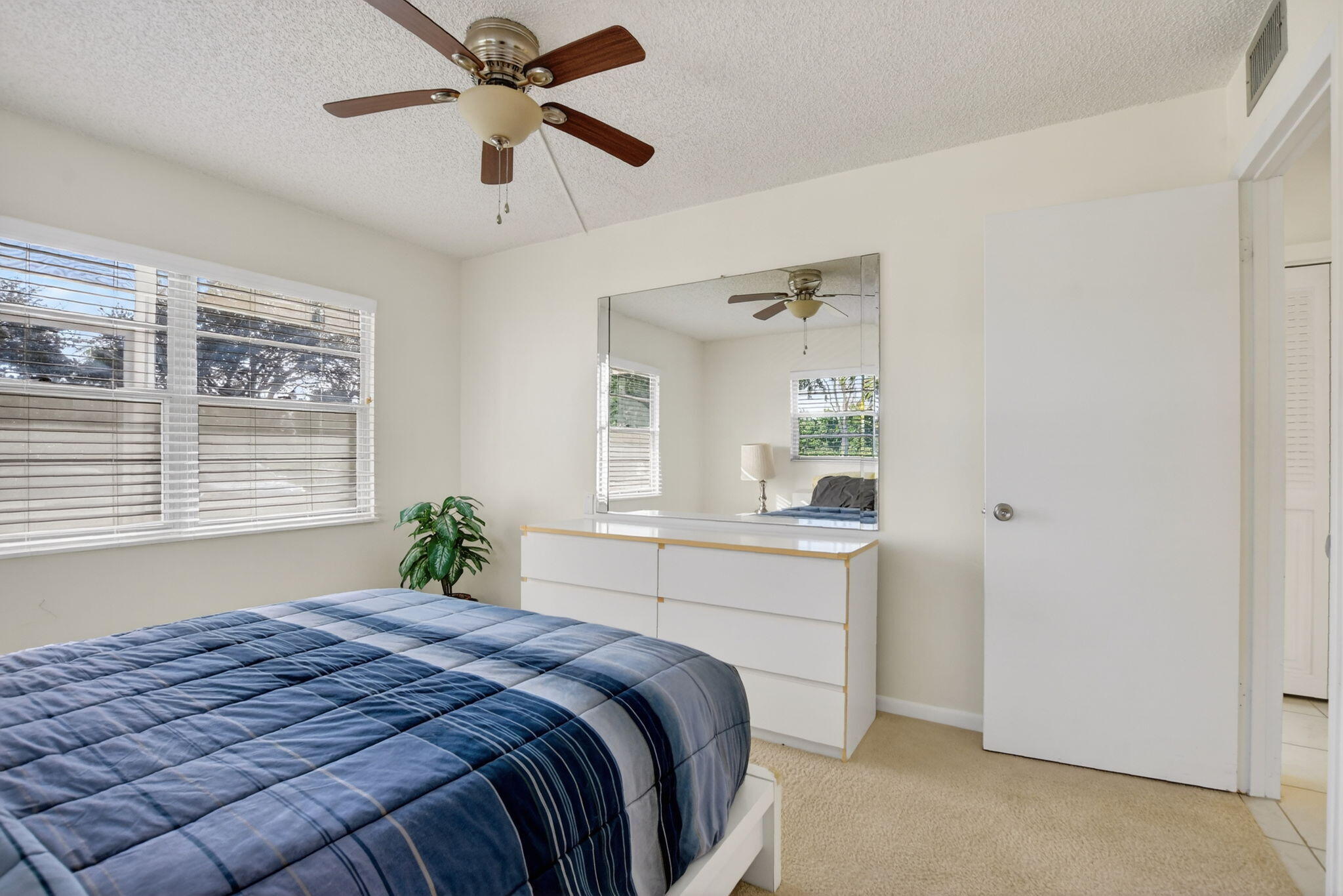 52 Mansfield B B