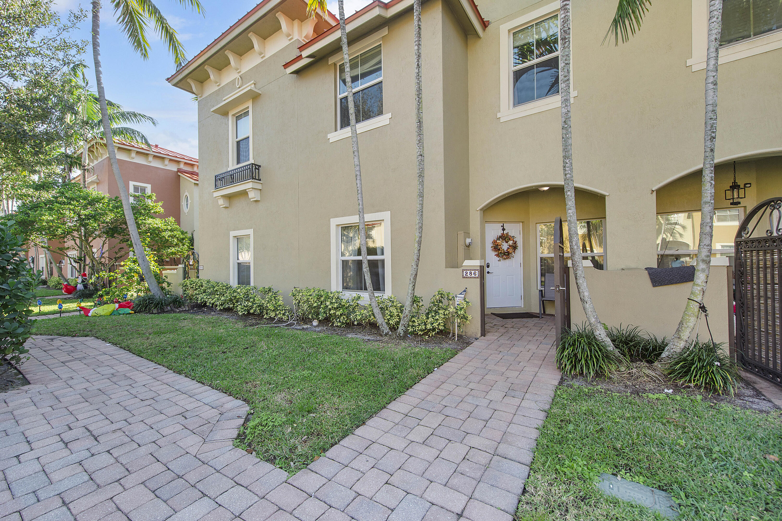 286 Lake Monterey Circle
