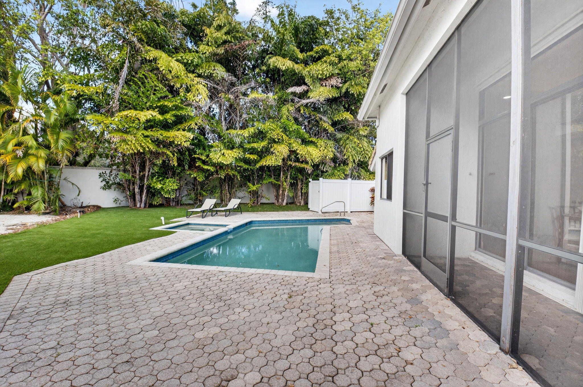 2437 NW 64th Street