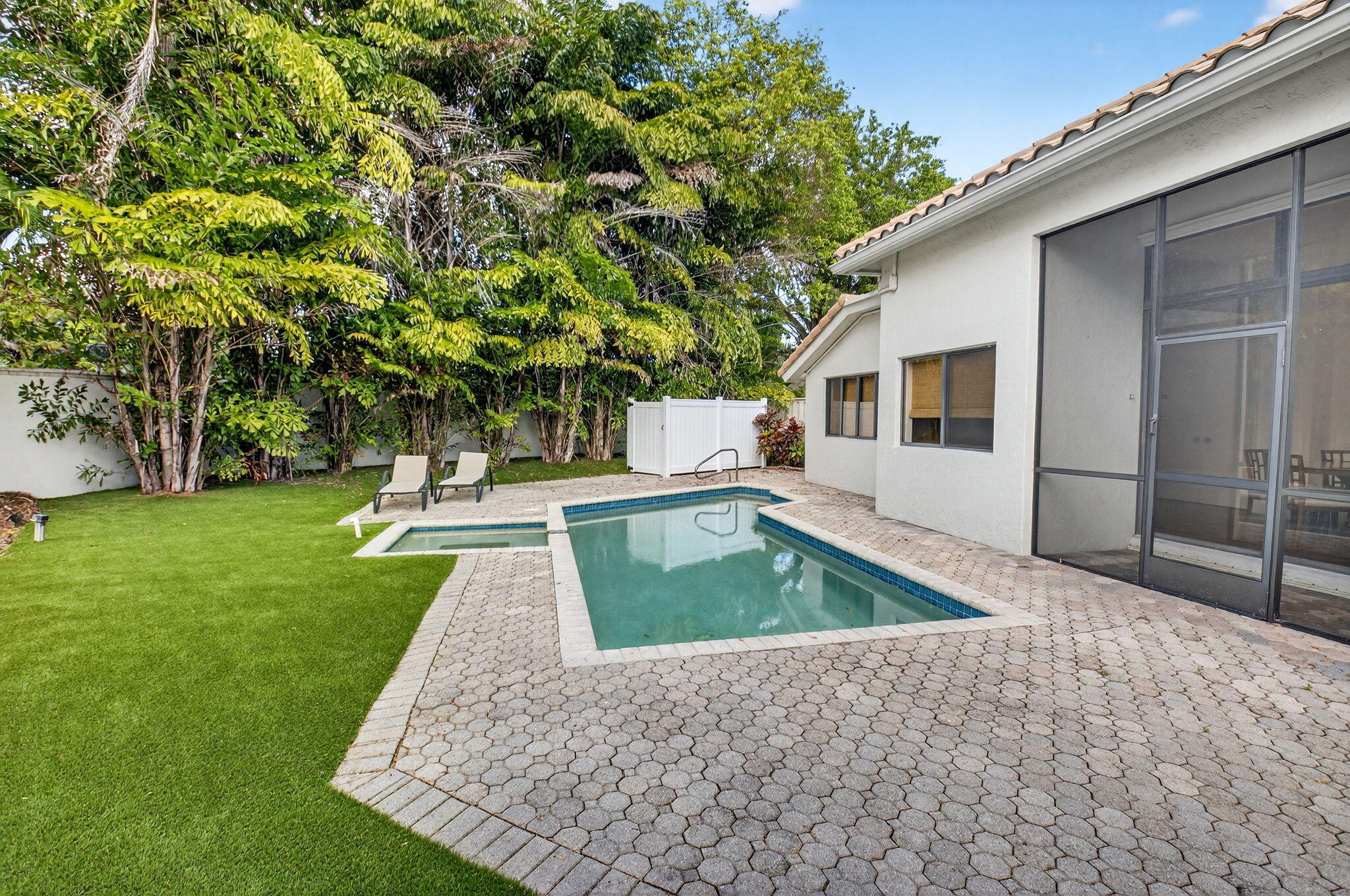 2437 NW 64th Street