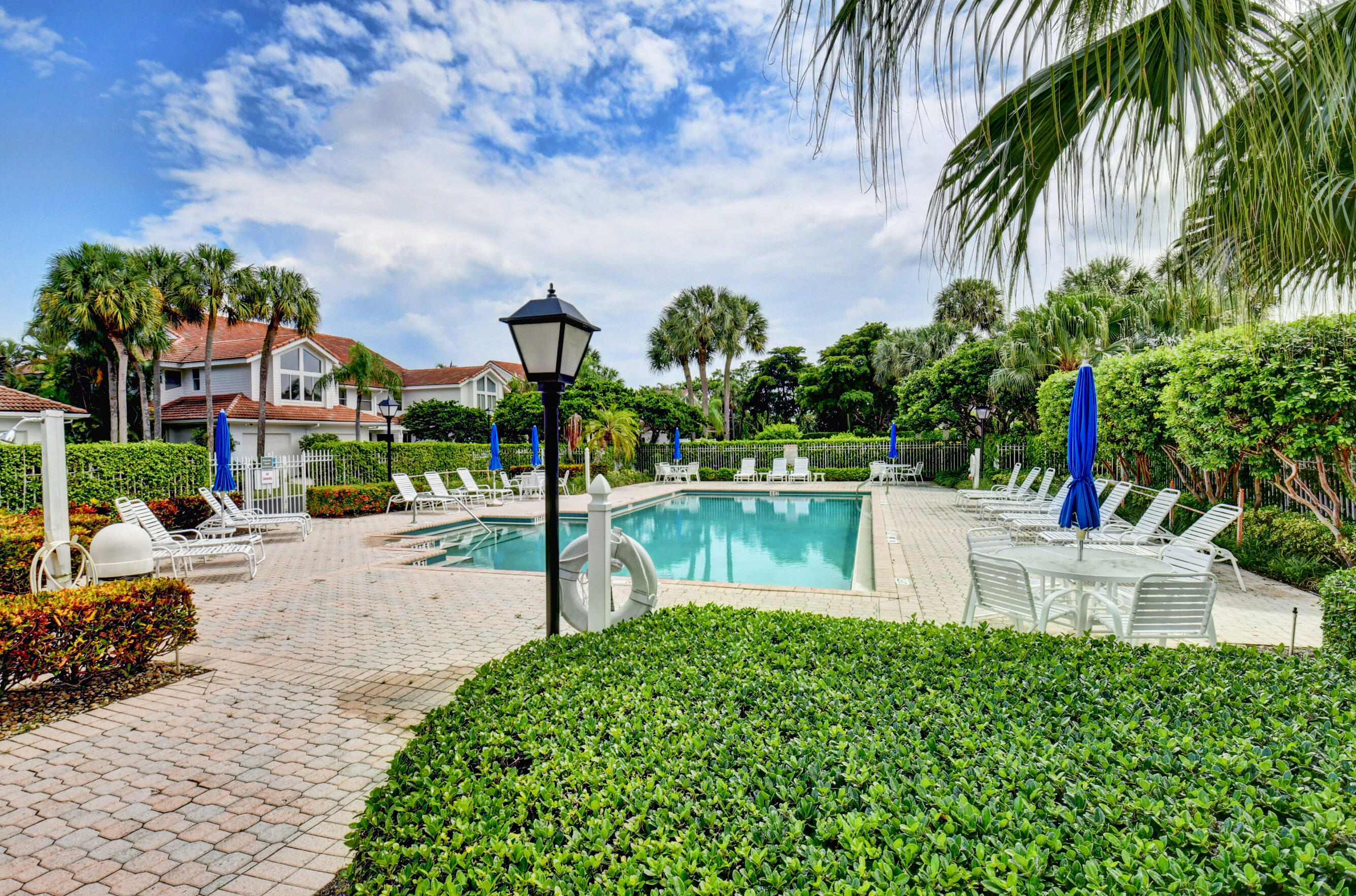 2464 NW 59th Street 1103