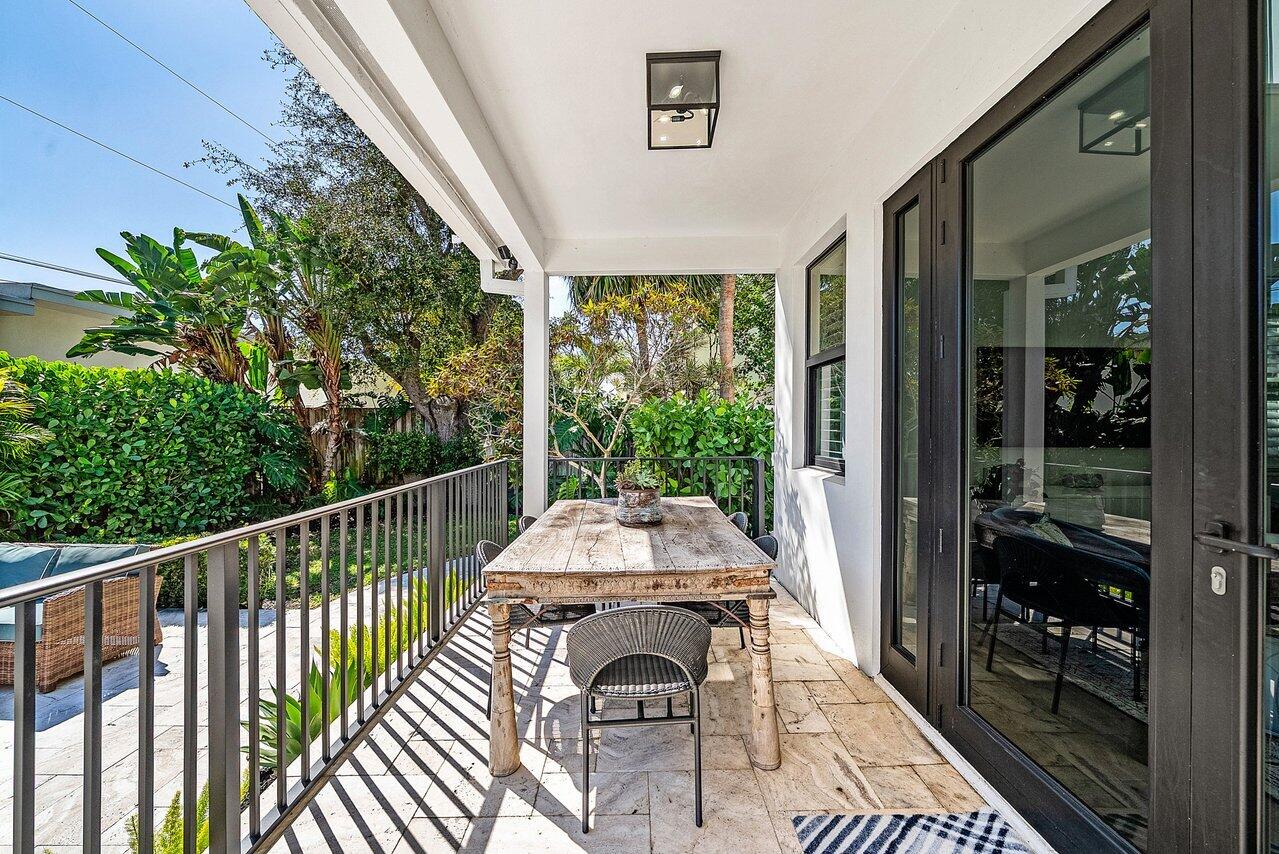 6 NW 11th Street