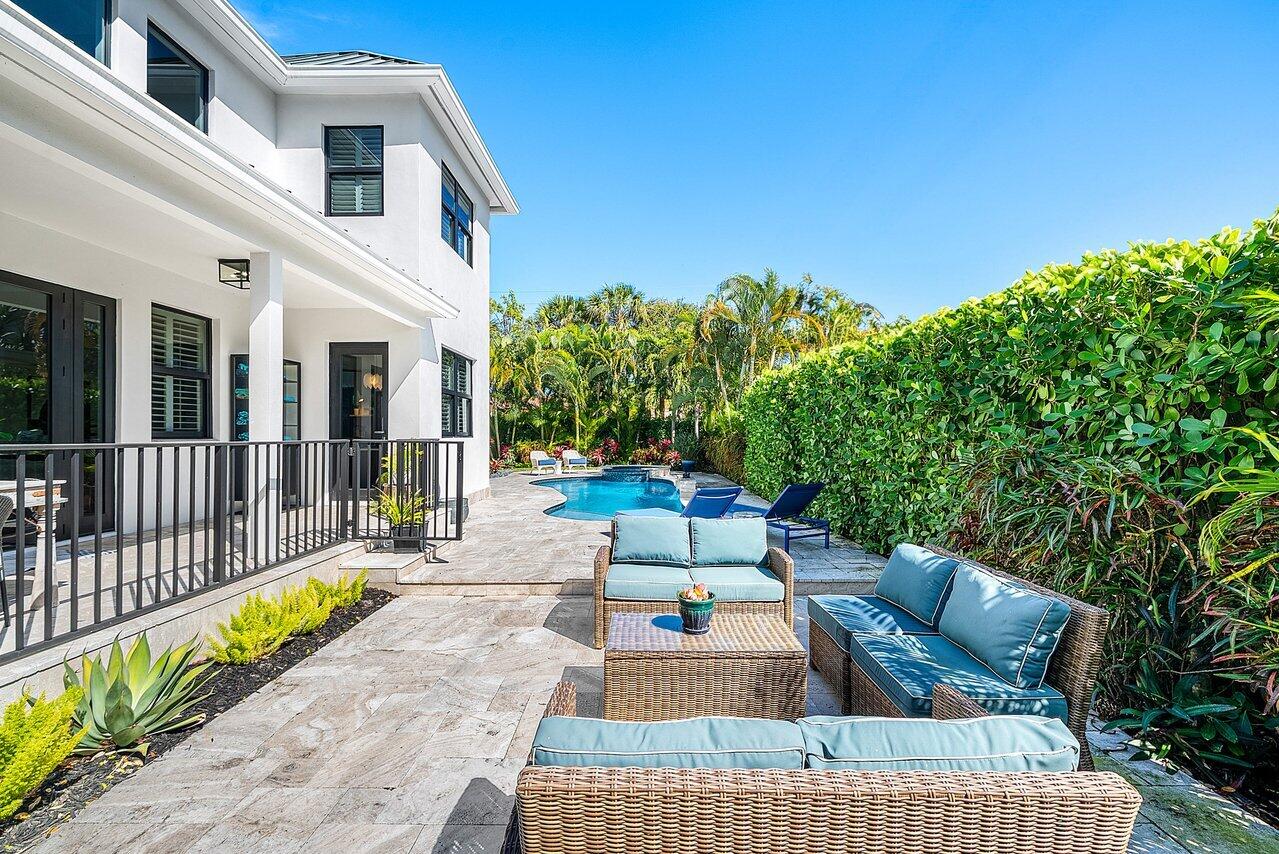 6 NW 11th Street