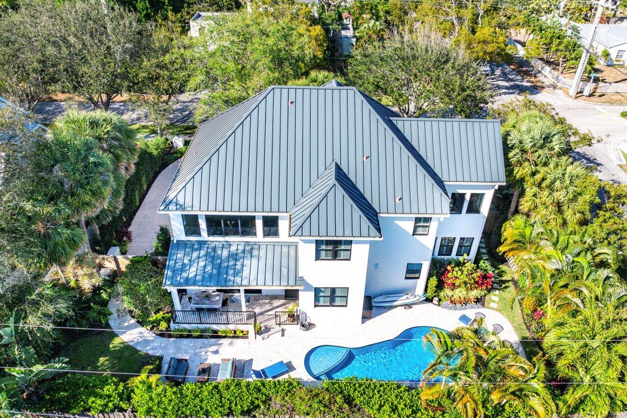 6 NW 11th Street