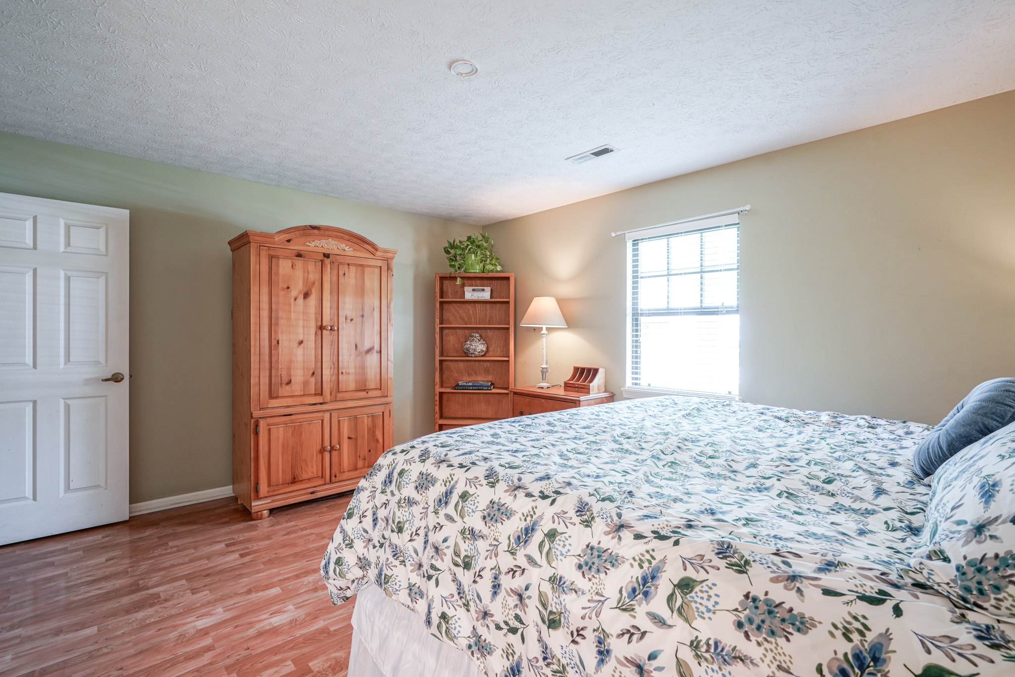 5543 Pine Knoll Boulevard