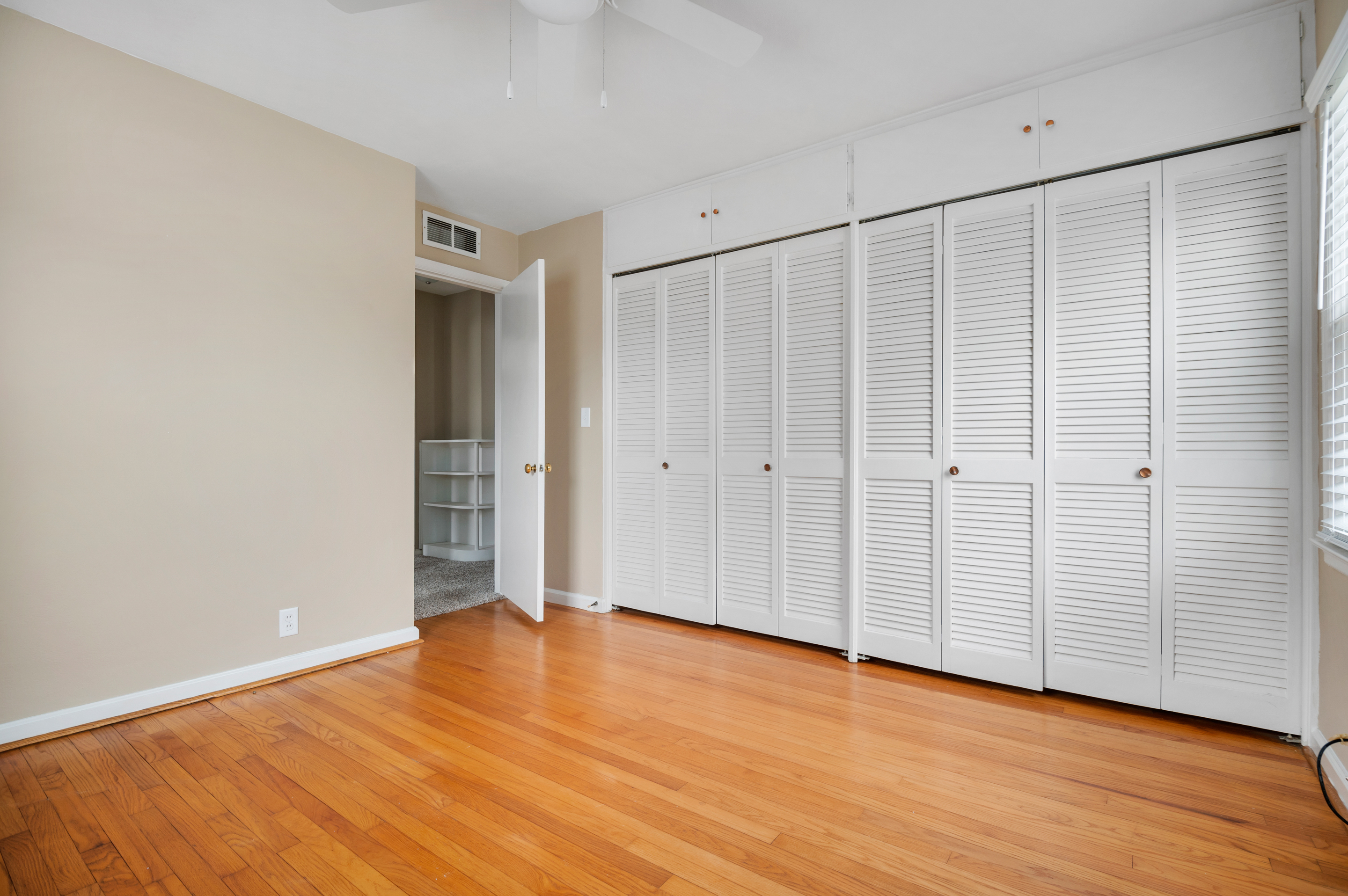 921 W 7th Street