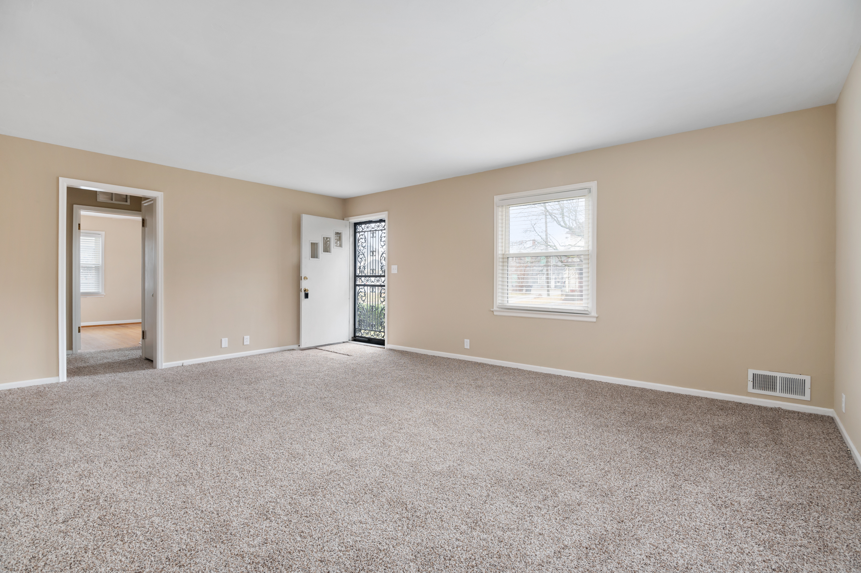 921 W 7th Street