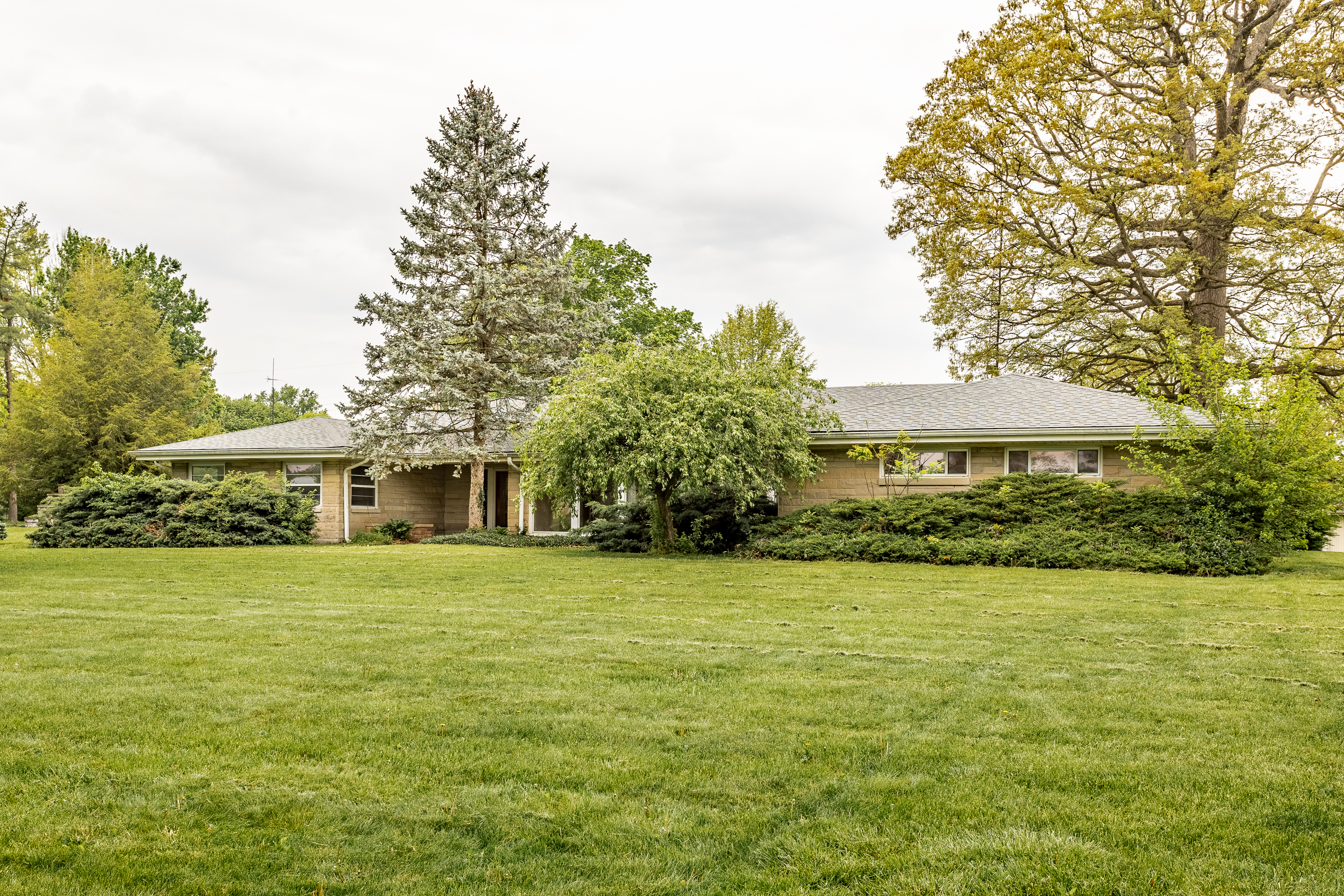 3140 W South Drive