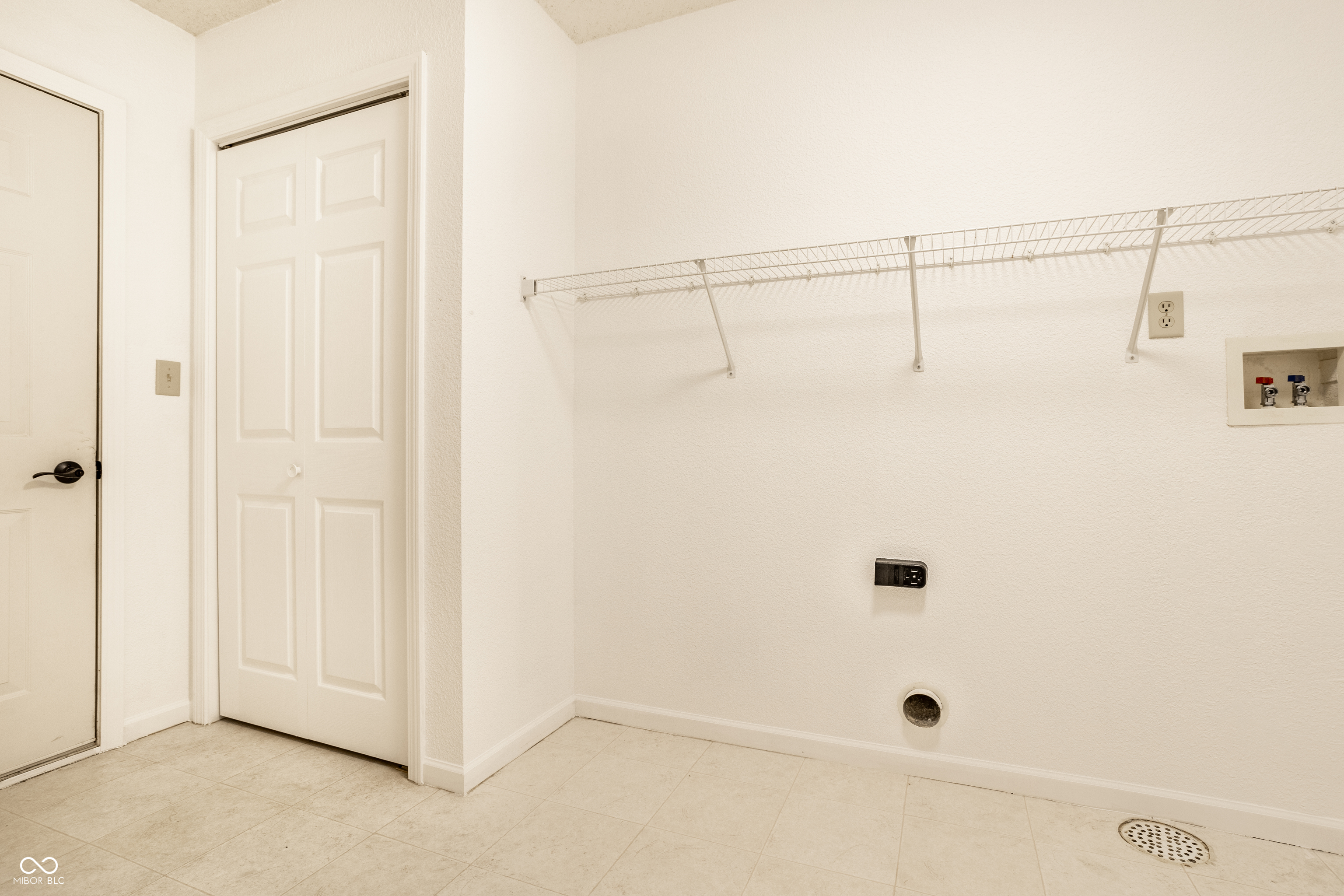 6214 Robinwood Lane