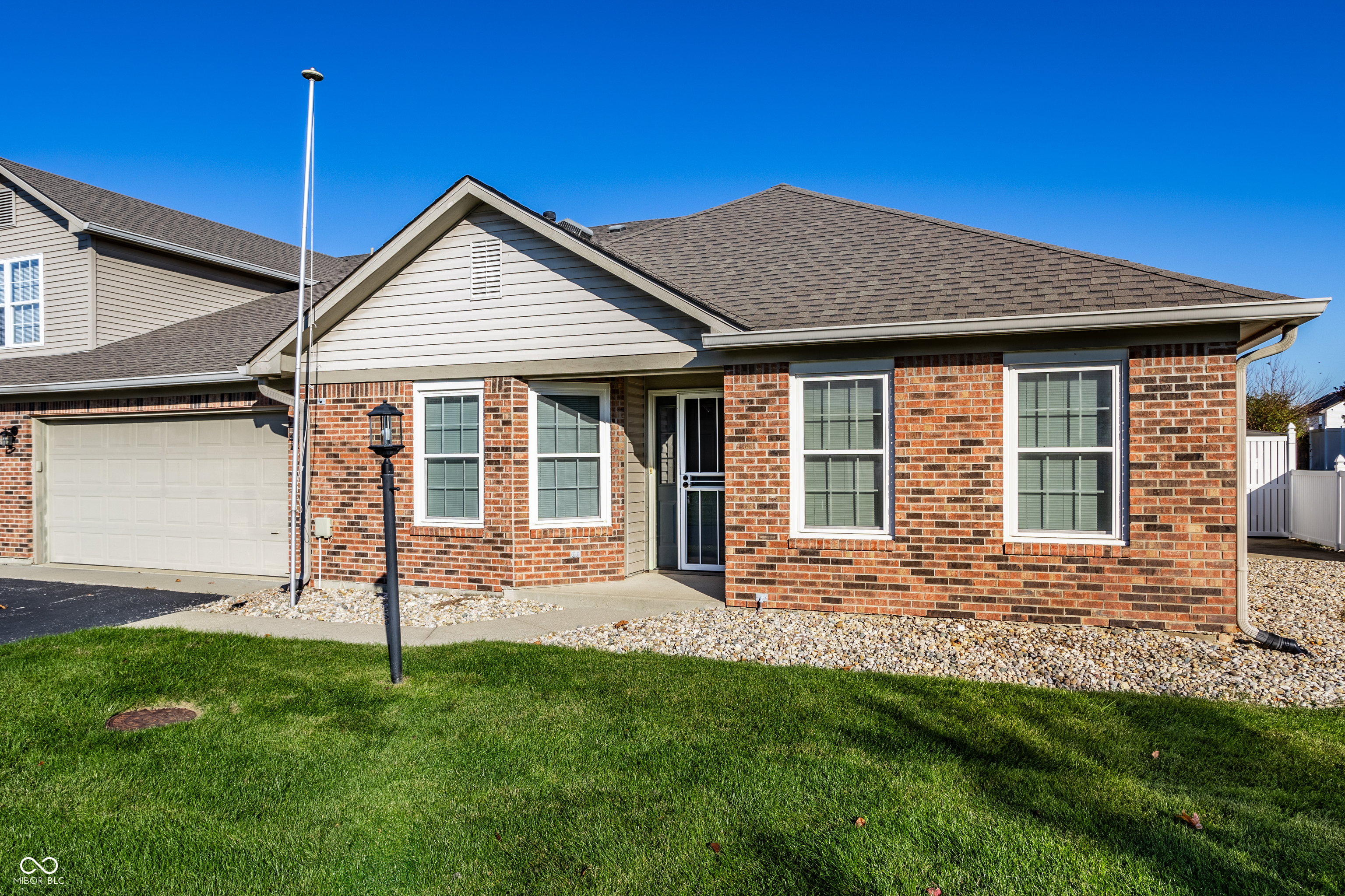 6214 Robinwood Lane