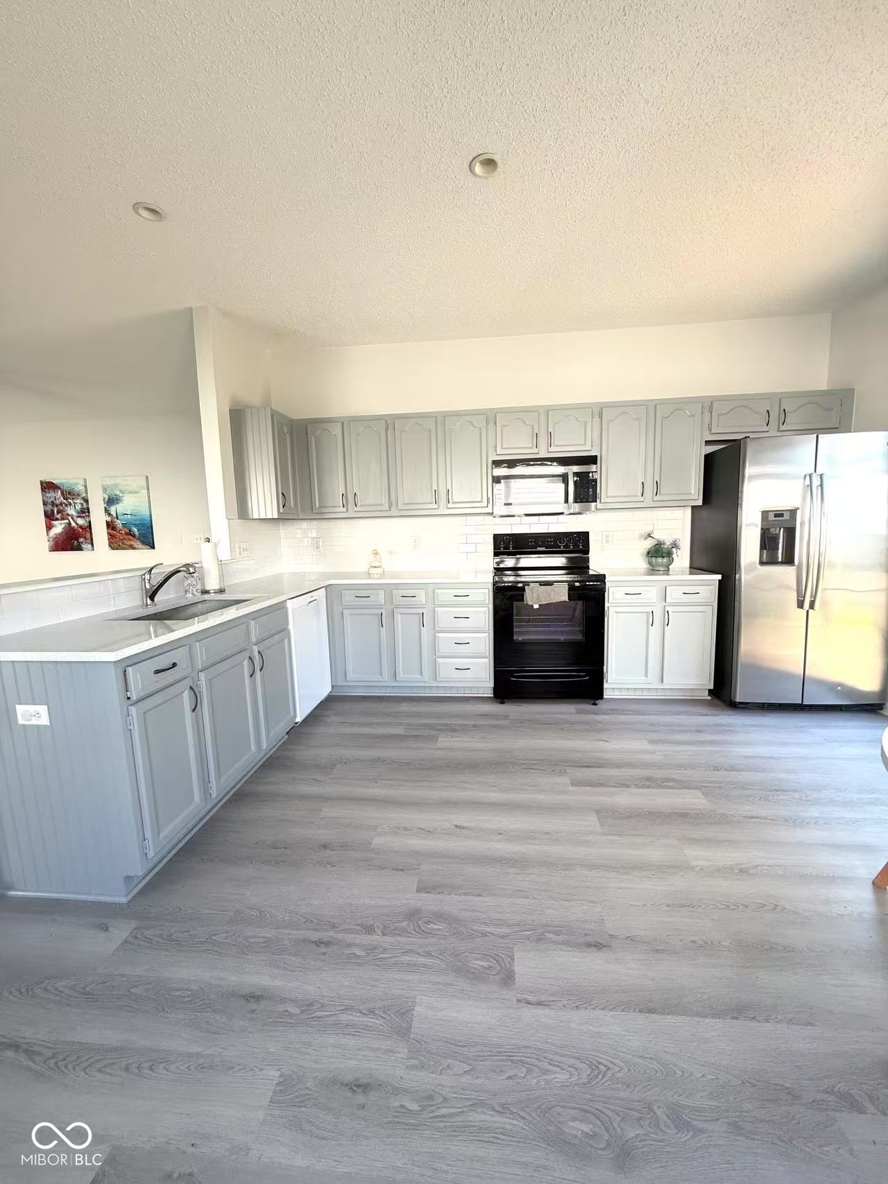 15554 Outside Trail
