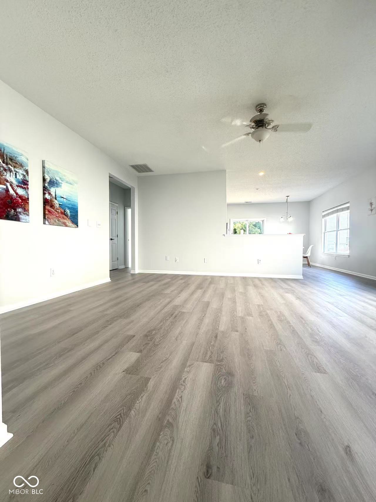 15554 Outside Trail