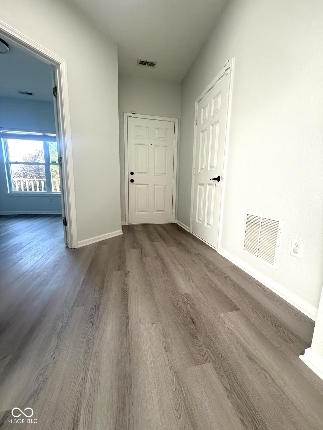15554 Outside Trail