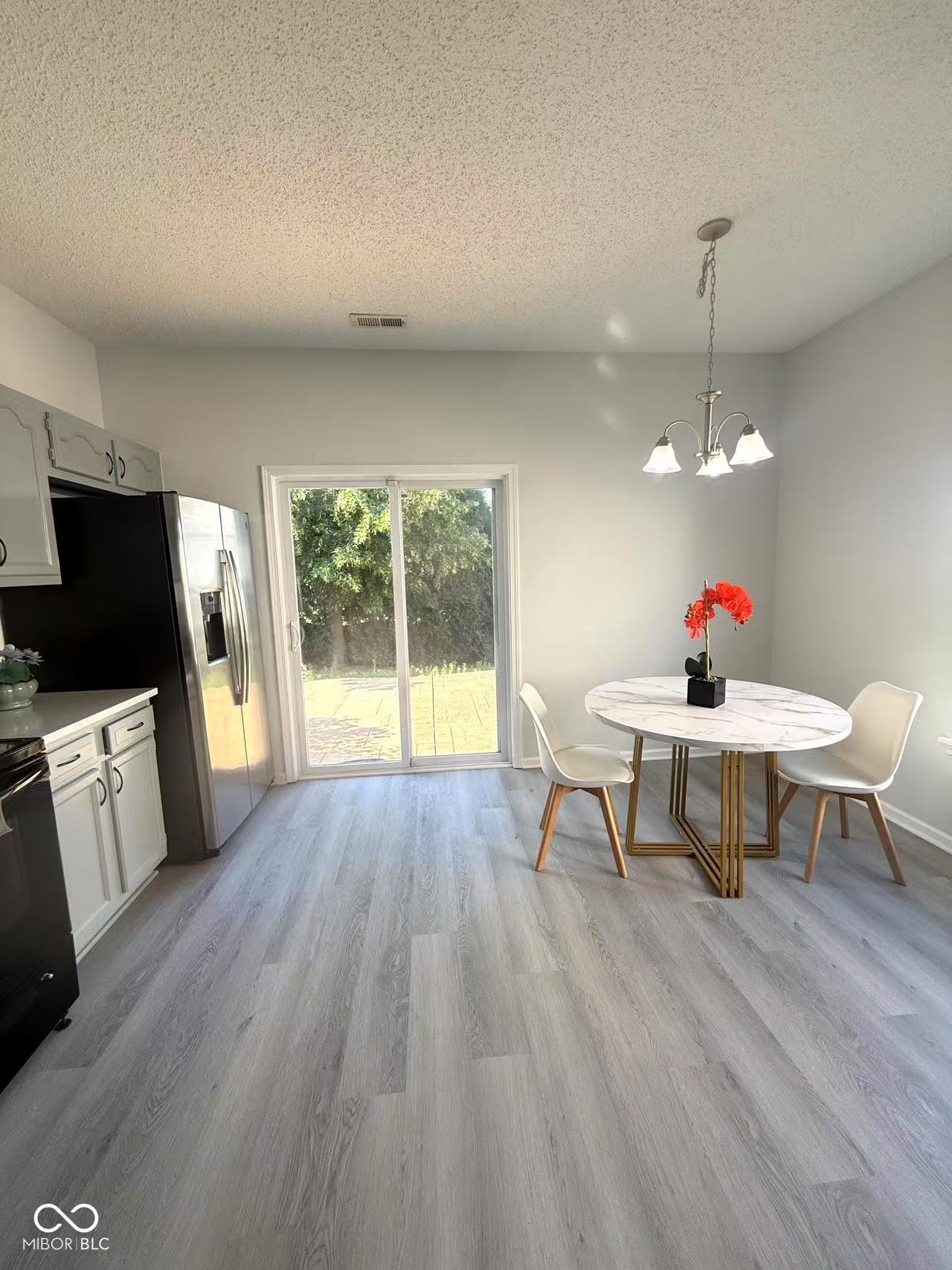 15554 Outside Trail