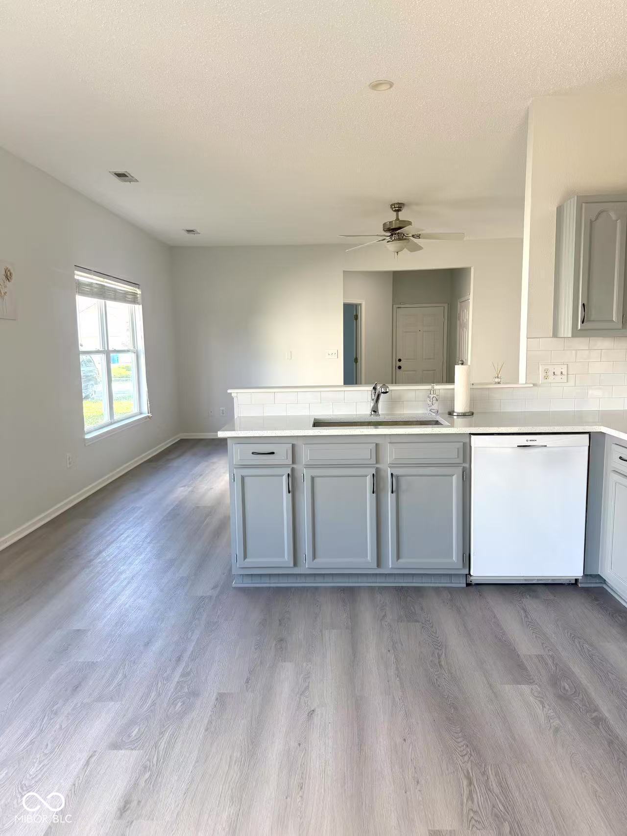 15554 Outside Trail