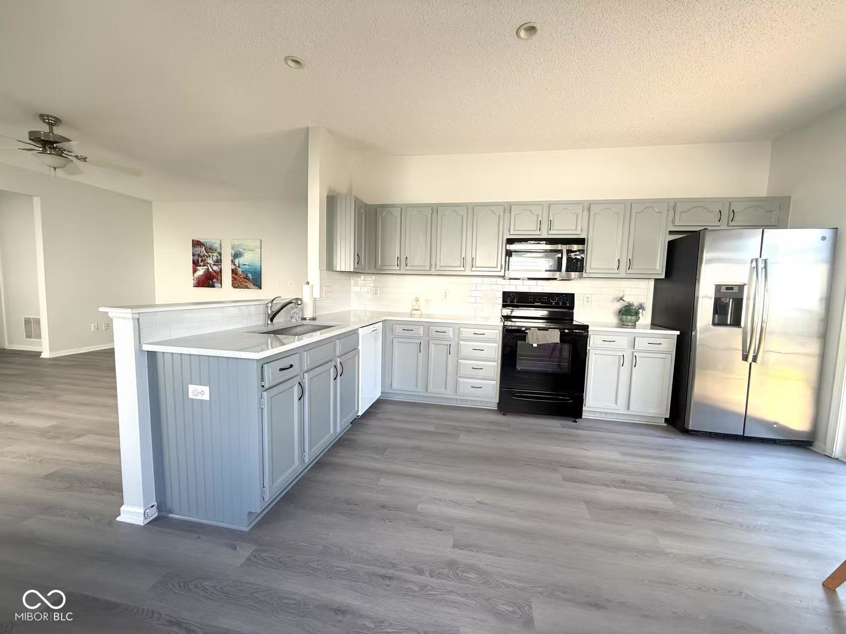 15554 Outside Trail