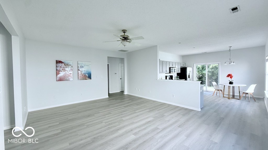 15554 Outside Trail
