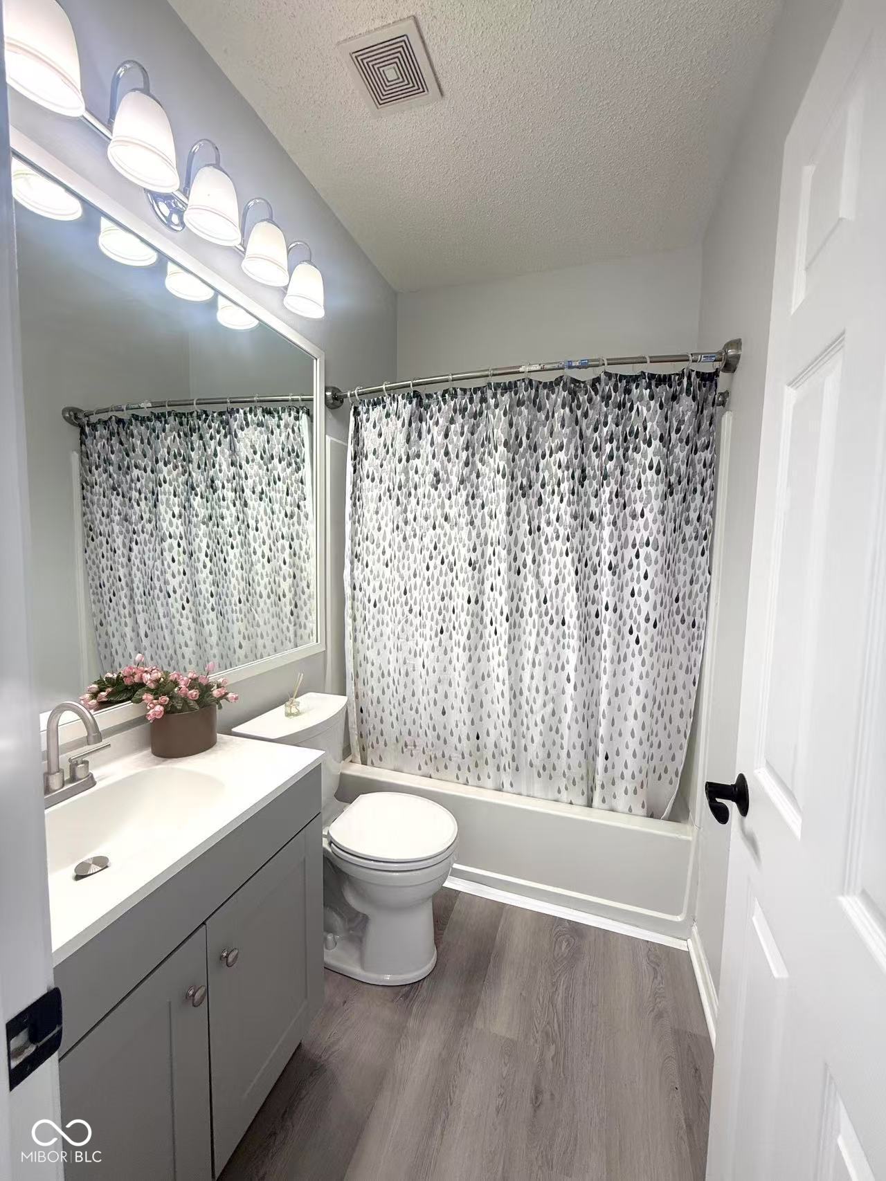 15554 Outside Trail