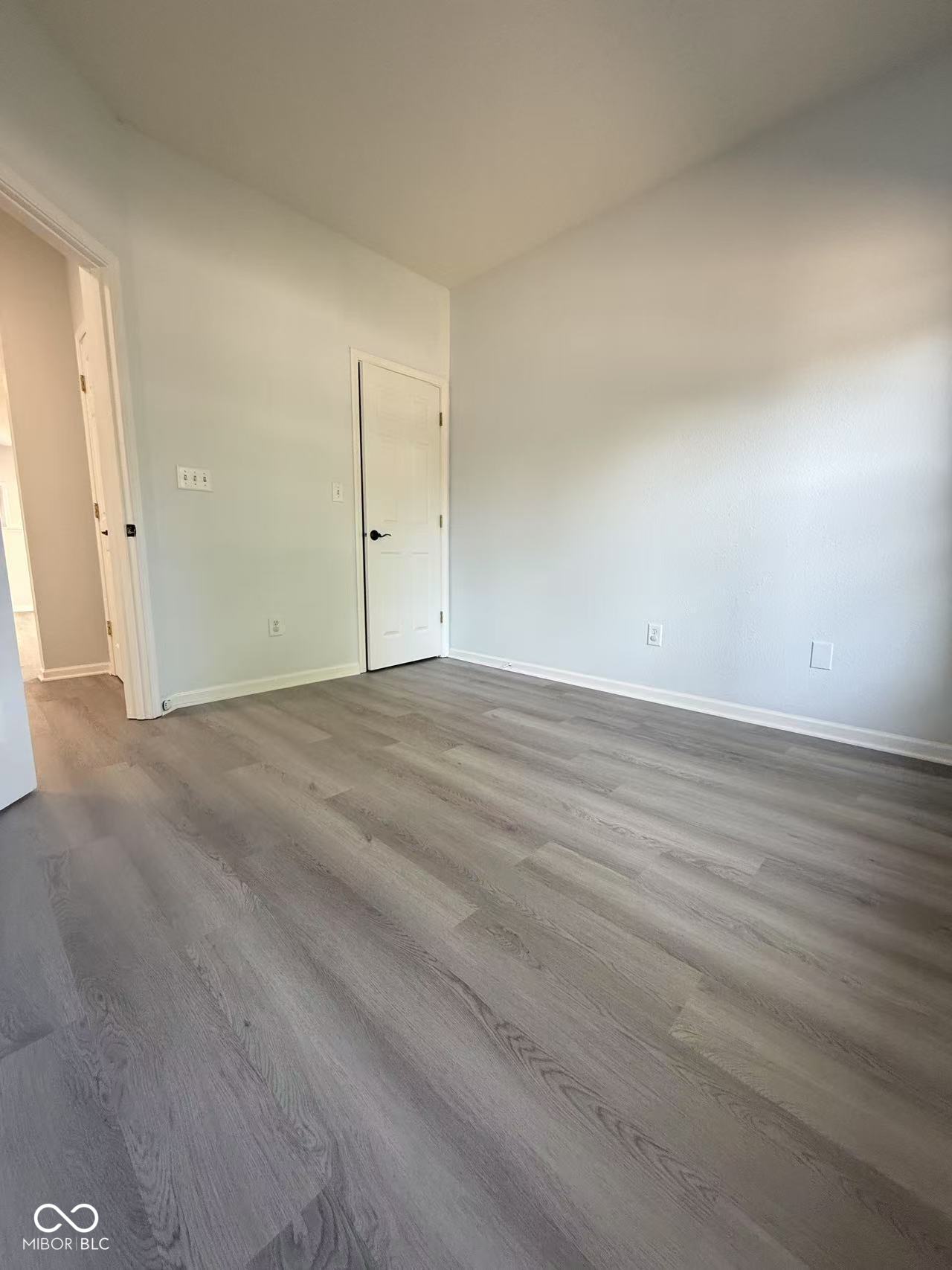 15554 Outside Trail